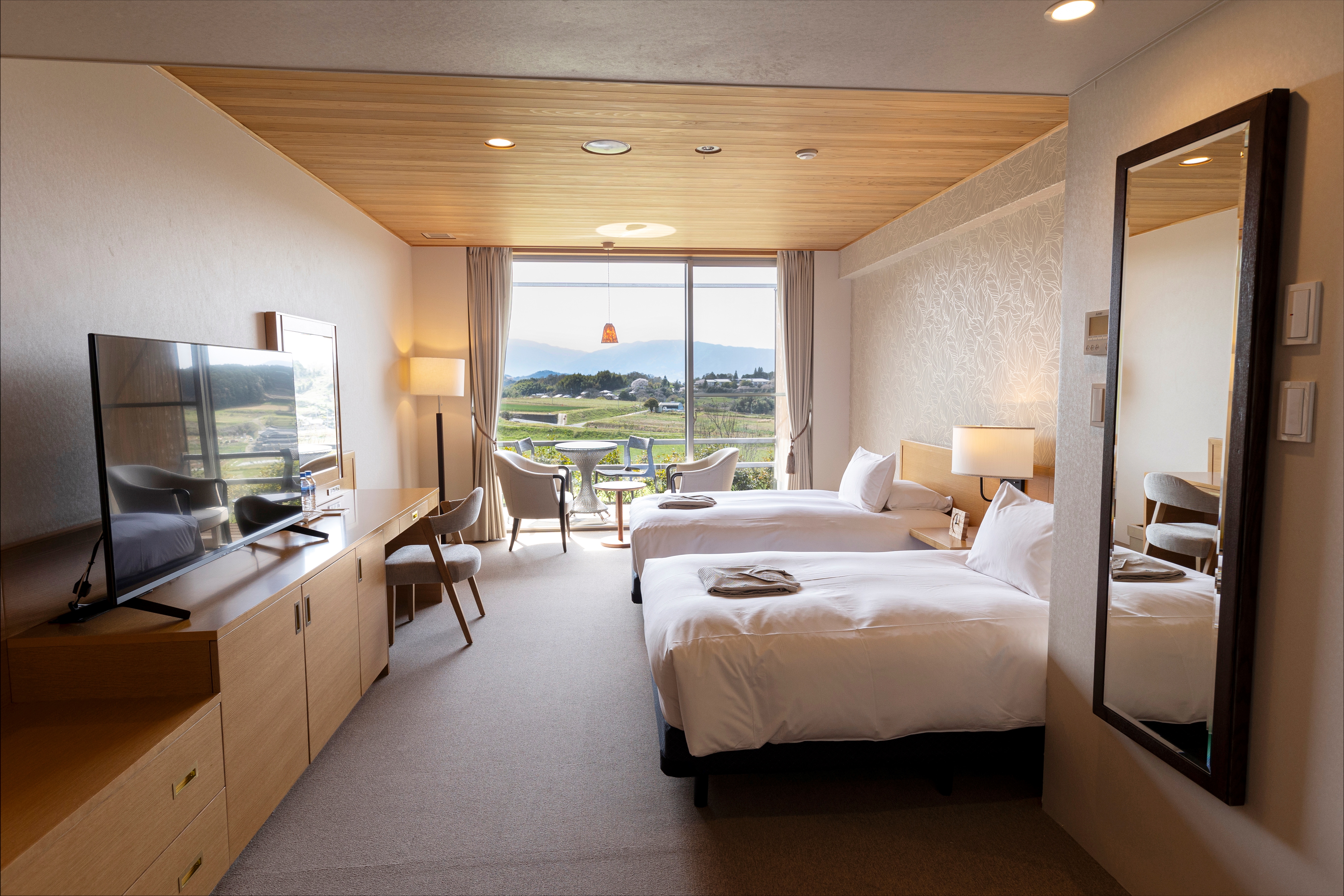 ユニバーサルツイン