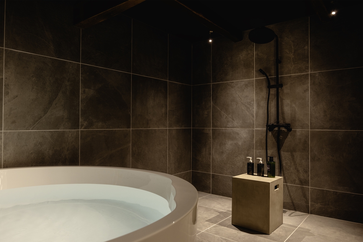 【素泊まり】津和野の時間を喫する。酒蔵を改修した古民家一棟貸しの宿