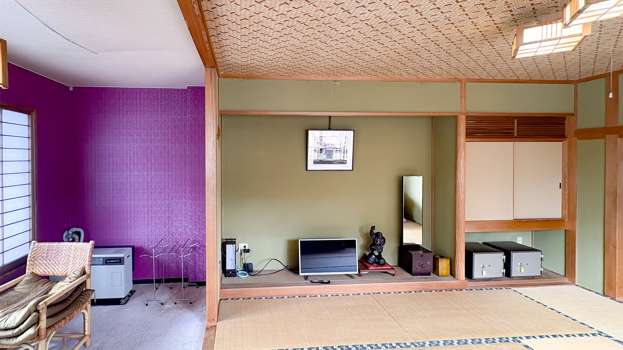 ・【和室10畳】テレビ、Wi-Fiを完備。シンプルながらも快適にお過ごしいただけます