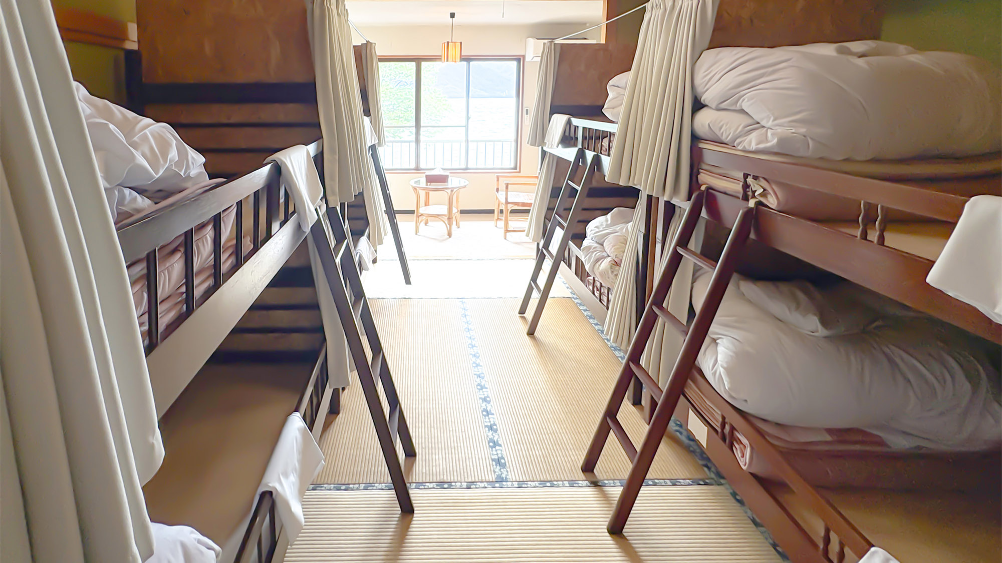 ・【ドミトリー貸切】2段ベッドを4台設置したドミトリールームを貸切利用！5名以上からご予約可能です