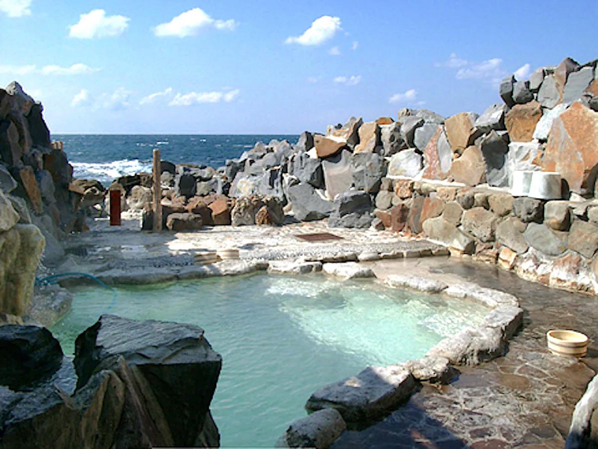 名湯・崎の湯(車7分)