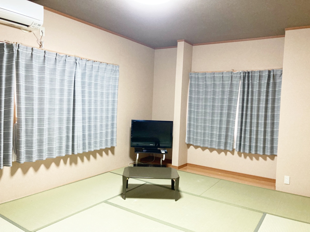 ★訳アリ部屋【201】★9畳和室／禁煙／シャワー【定員：3名】