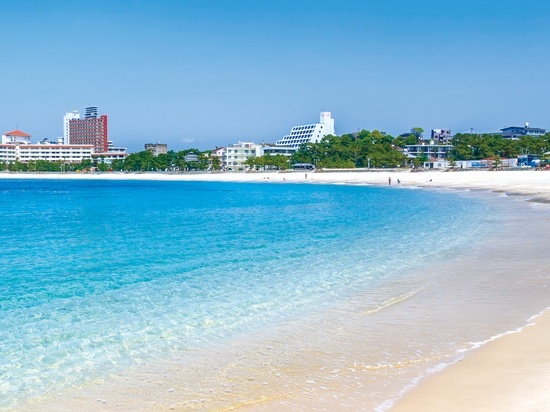 白良浜(しららはま)(徒歩4分)