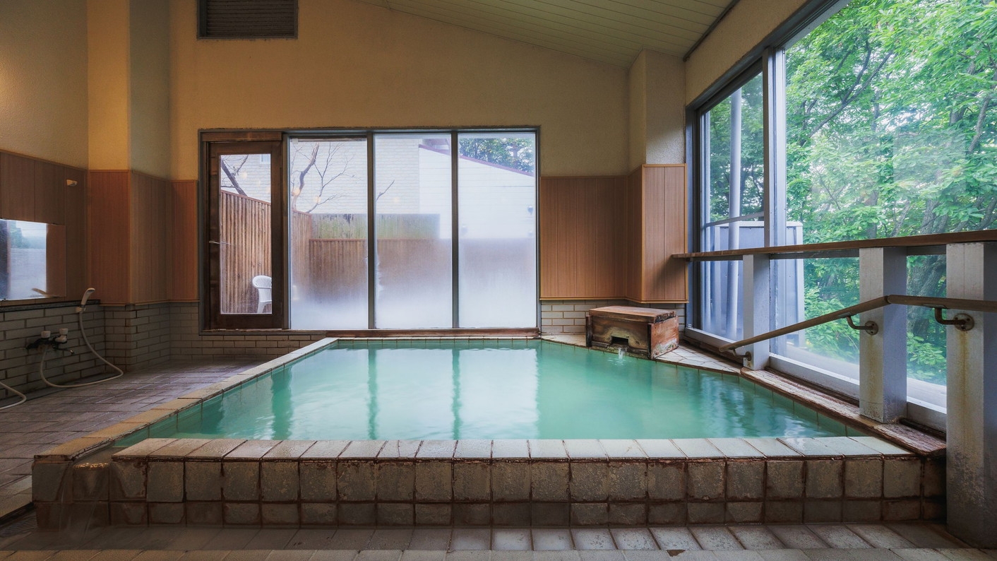 【素泊まりプラン】〜ONSEN＆STAY〜森に包まれたリゾート空間で蔵王の名湯を満喫／夕食は温泉街へ