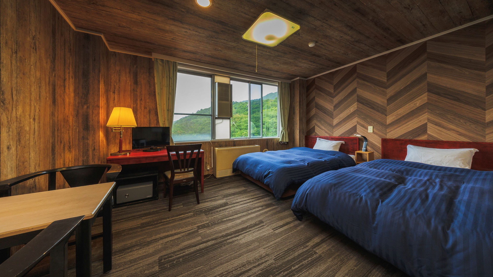 【スタンダードツイン】リゾートの雰囲気を満喫できる、スタンダードタイプの洋室です。