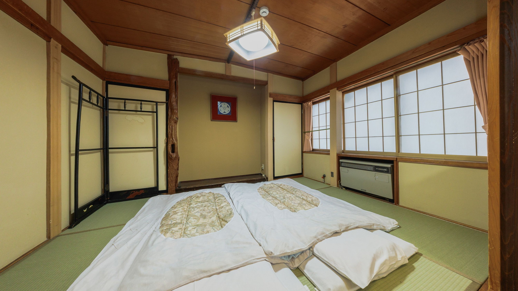  【和室13畳】畳の香りに包まれながら、心安らぐひとときをお楽しみください。