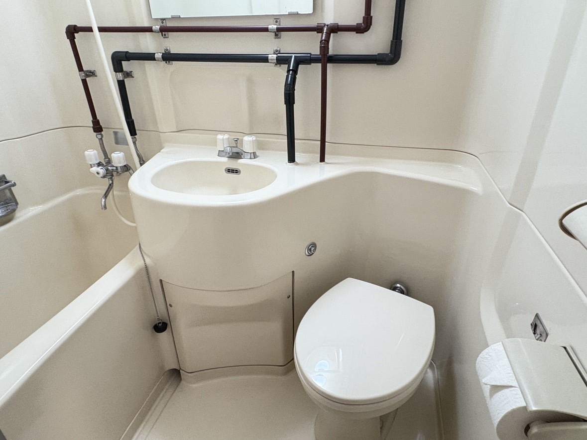 【シングルルームを大人2名で利用可！】〜寝るためだけに、ここに来た。〜