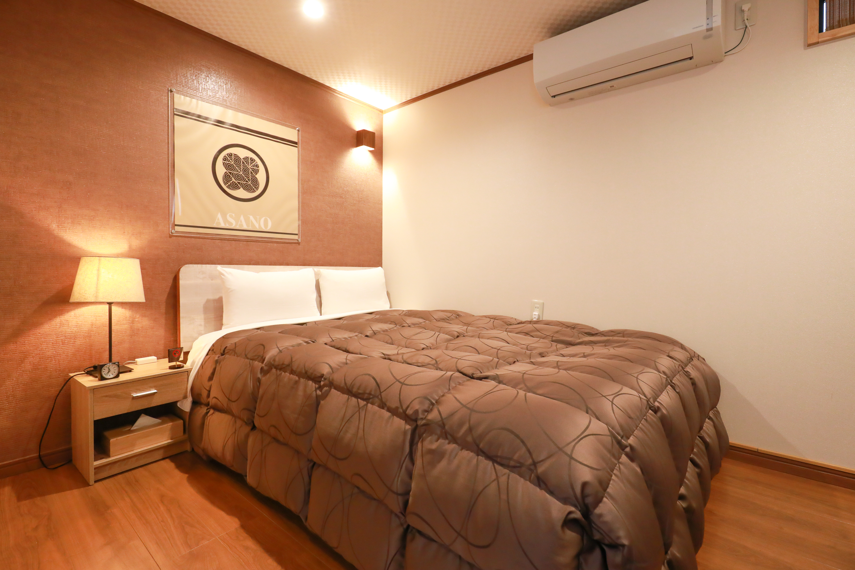 蔵INN家紋1階　浅野　ダブルベッド1台