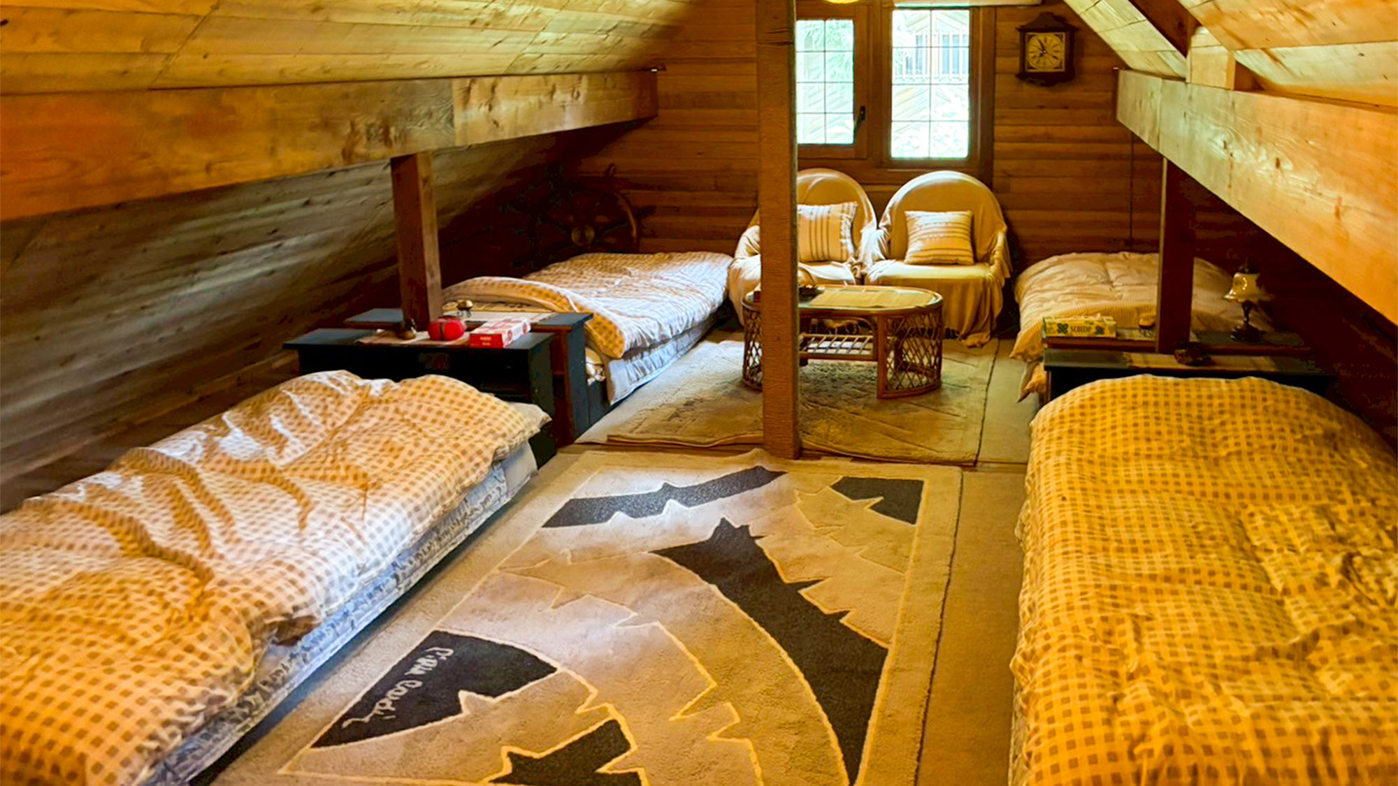 ・【コテージ4・2階】脚なしベッドでのご宿泊　まるで合宿気分で楽しめます