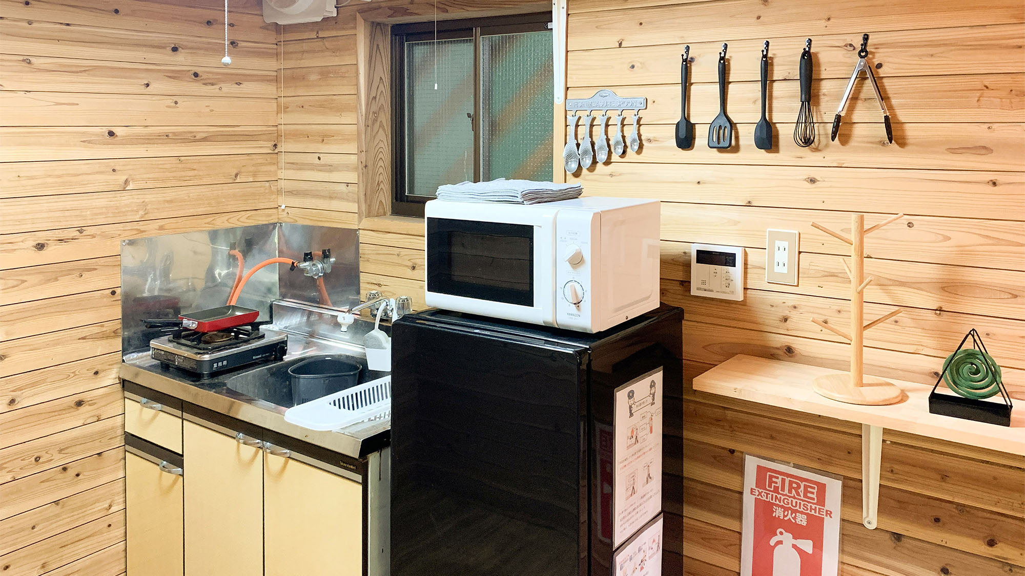 ・【コテージ2・ミニキッチン】調理器具など一通りご用意しております
