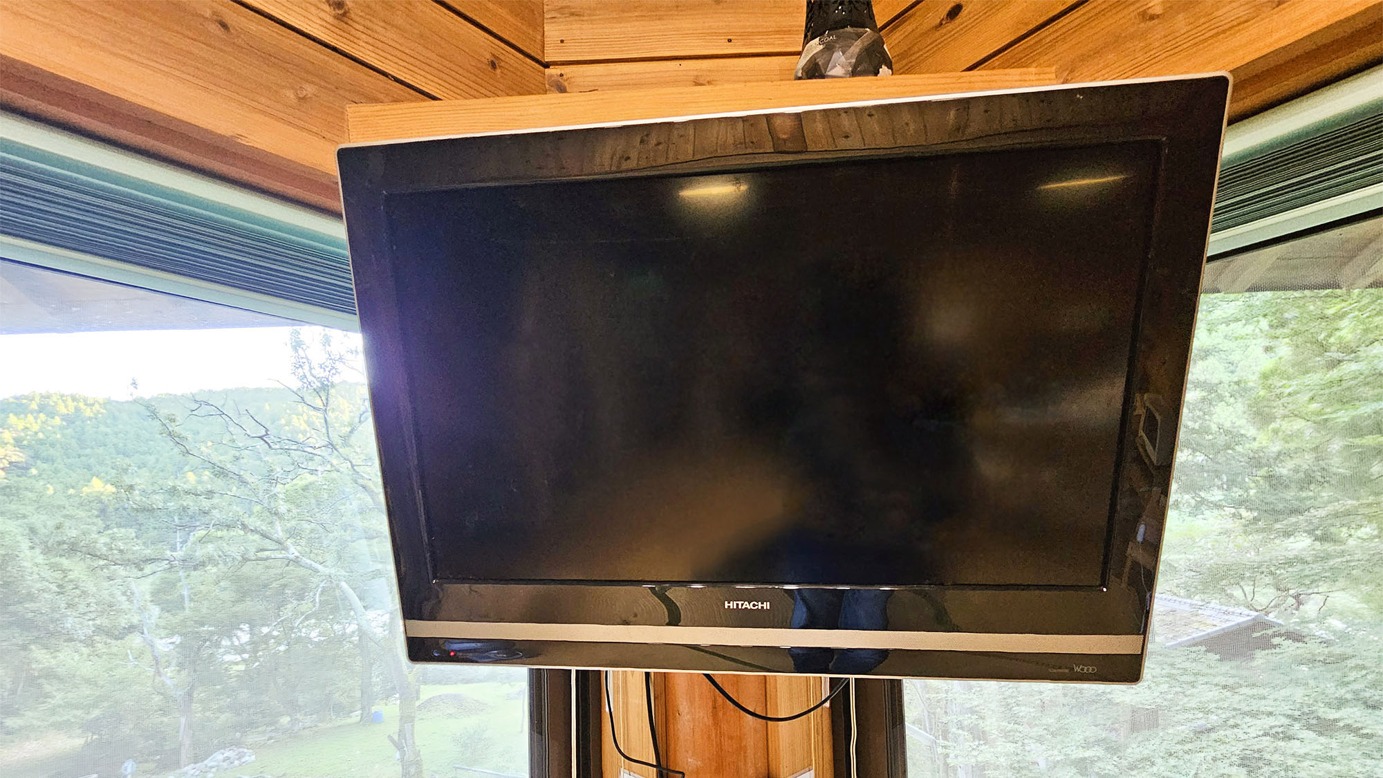 ・【コテージ1・TV】FireTVStick設置　動画やネット番組もご覧いただけます（地上波不可）