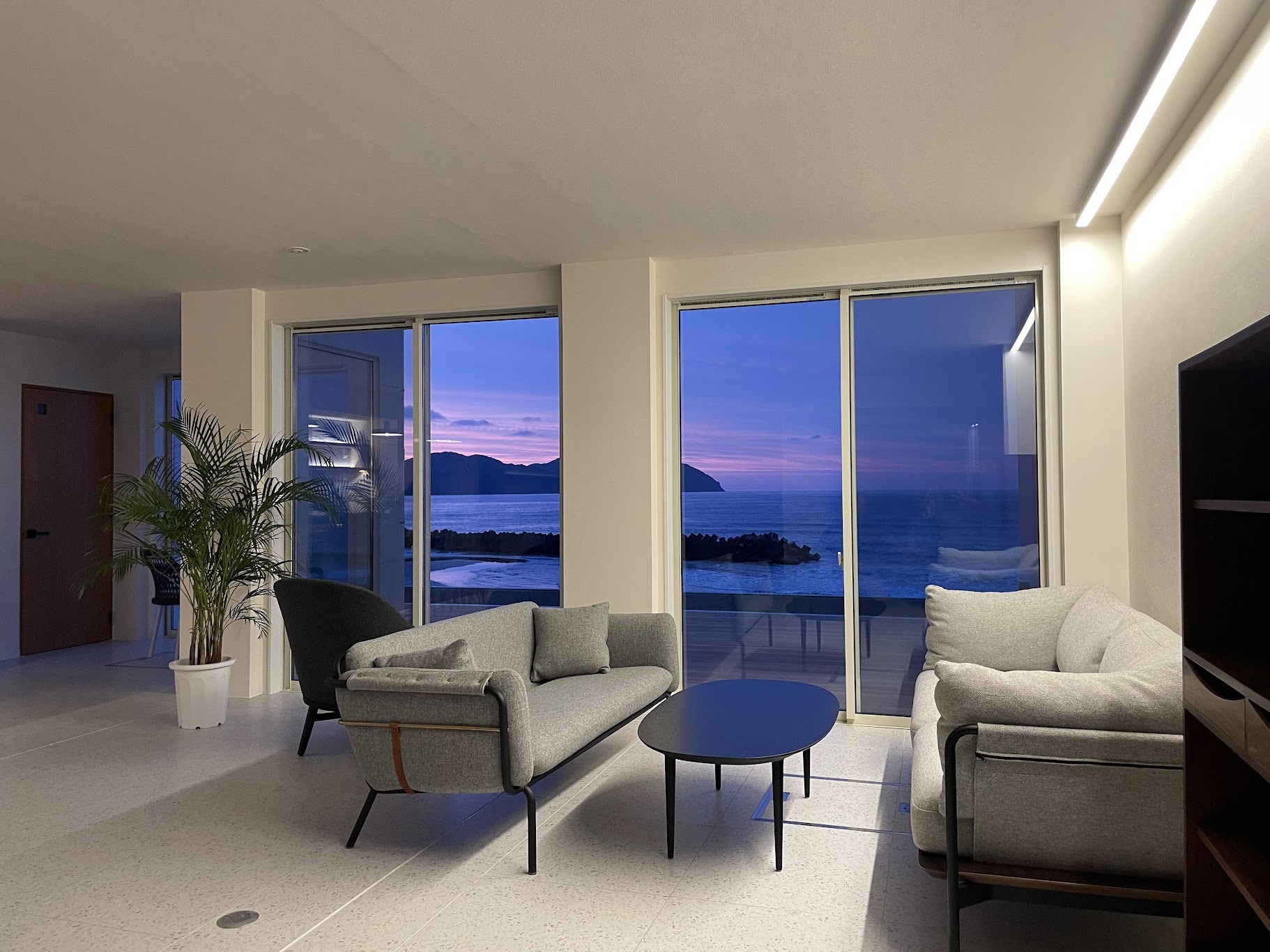 【連泊プラン（素泊まり）】２泊以上の全室オーシャンビューテラス付