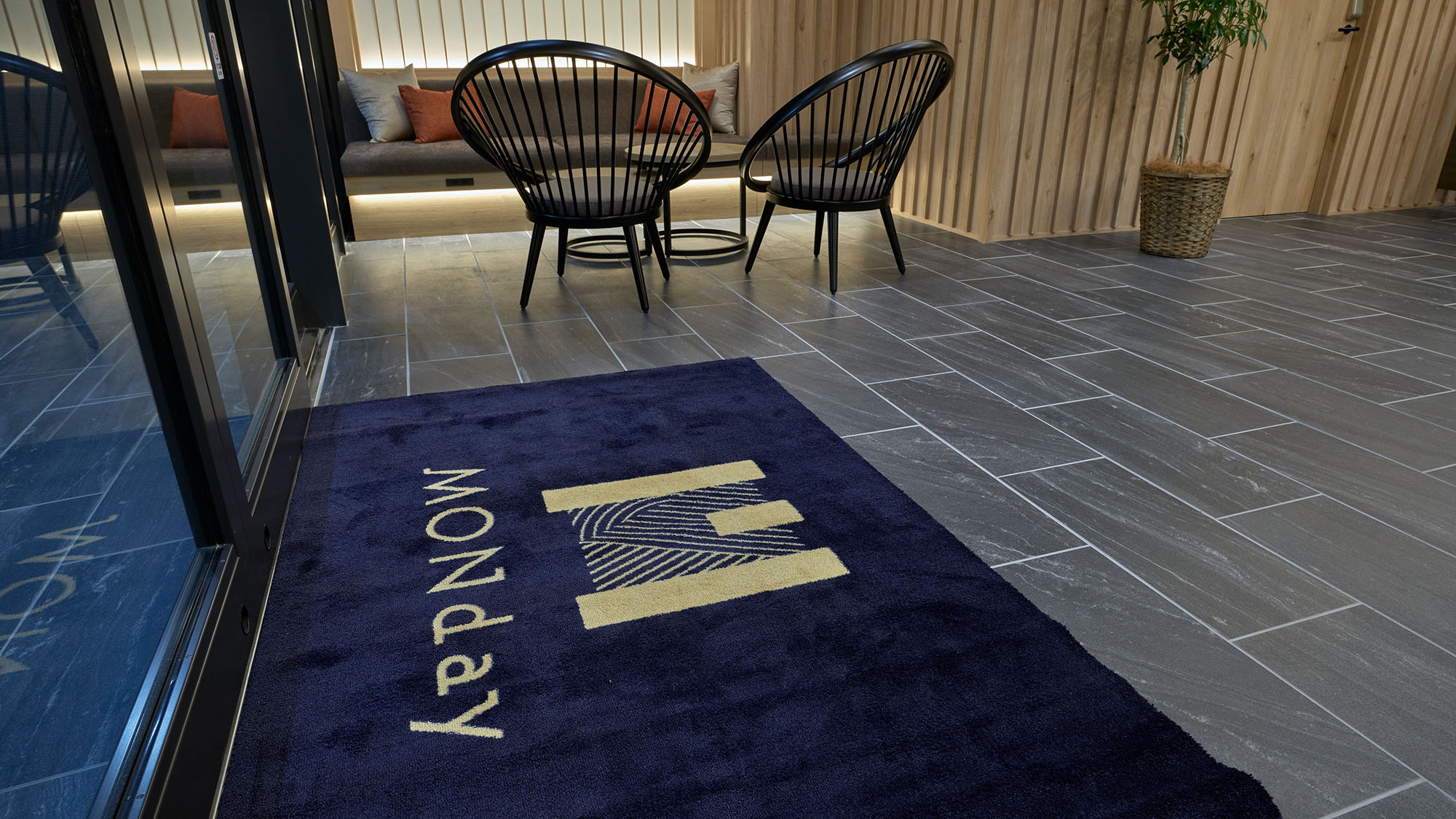 フロント・ロビー