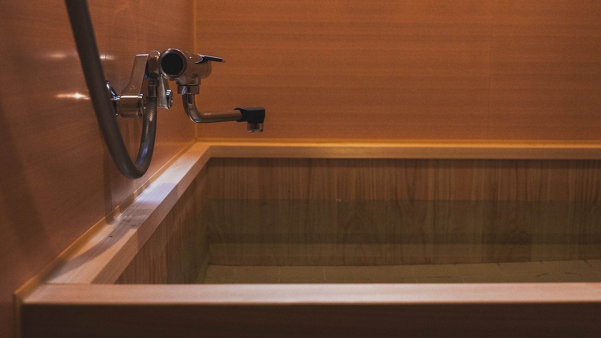 【素泊まり】駅から徒歩約5分！上質な空間と檜風呂でゆったり寛ぐ、完全プライベート空間を満喫