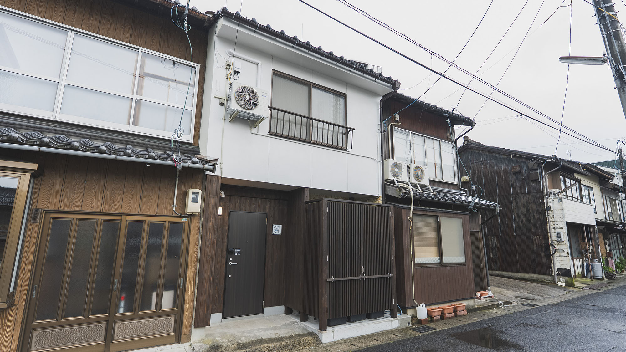 ・【外観】駅近＆宍道湖も徒歩圏内。和の雰囲気漂う一棟貸切宿でゆったりとした時間をお過ごしください