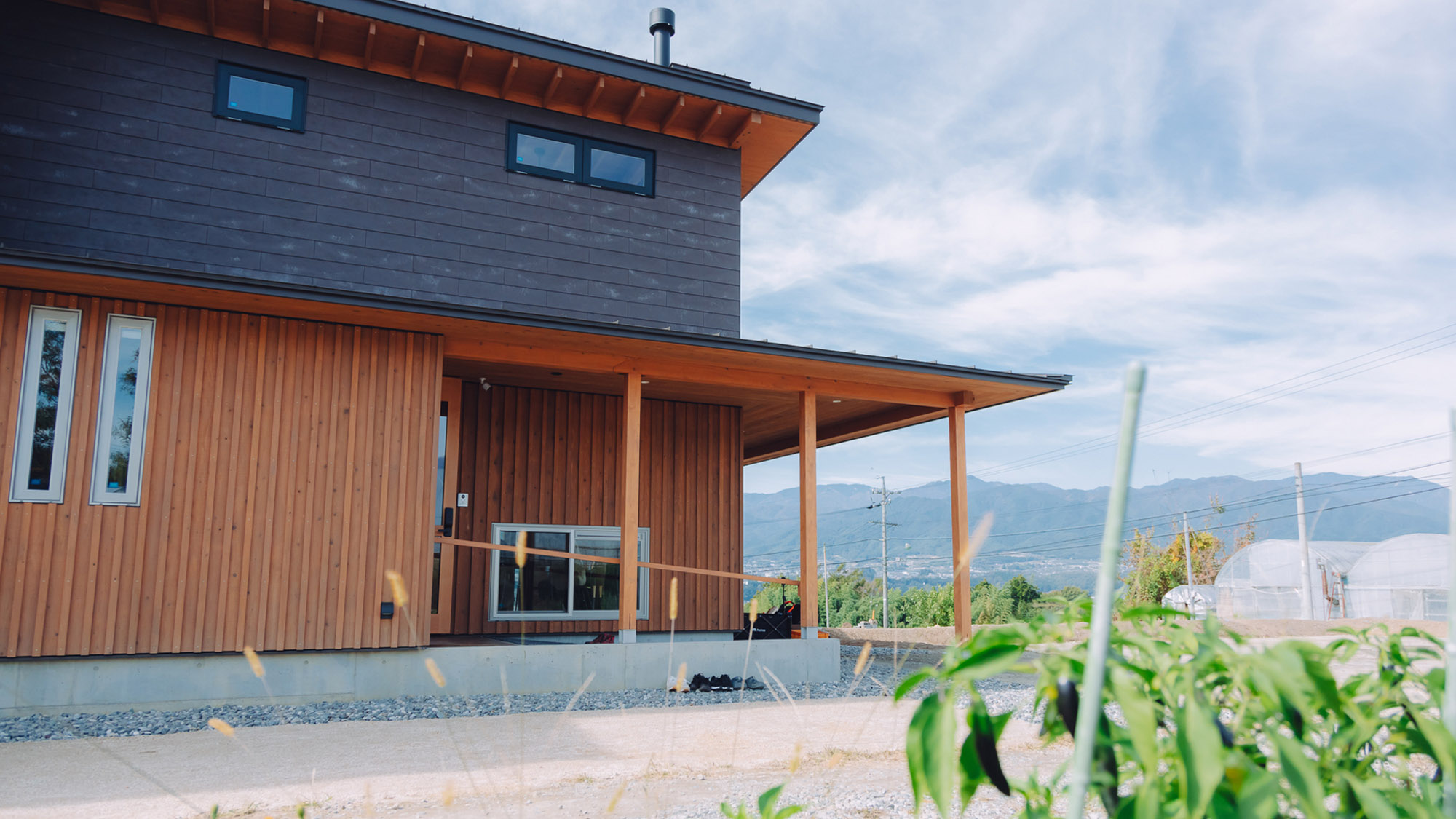 ・【外観】農場でとれた野菜・果物を味わったり、季節ごとの農業体験ができる宿です