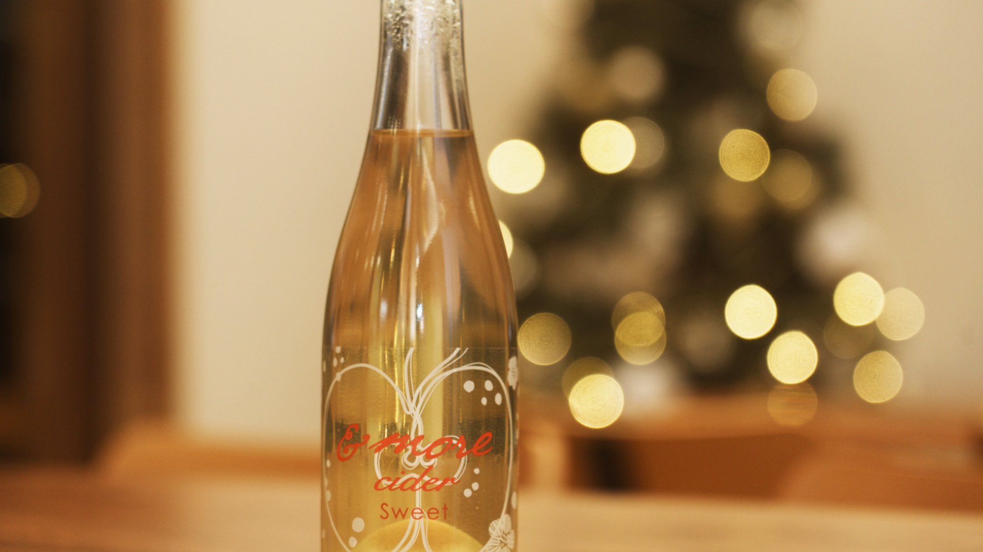 ・【クリスマス】地元産りんごでできたお酒「シードル」。大切な方やご友人とお楽しみください。