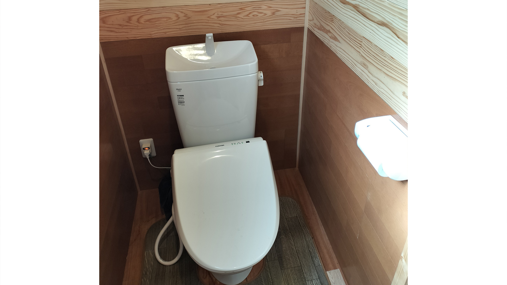 ・【トイレ】木のぬくもりが感じられる空間。快適にお使いいただけます