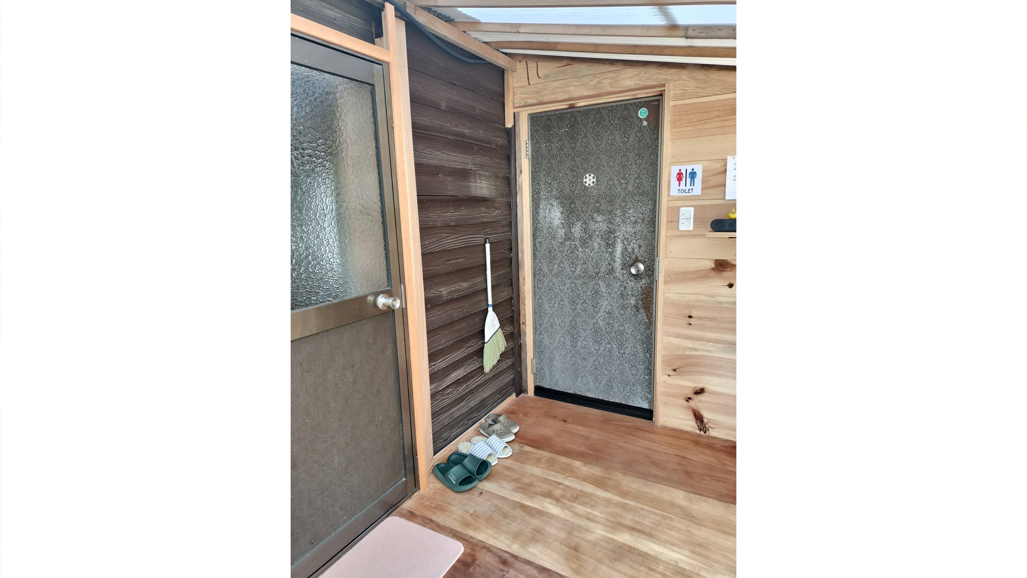 ・【トイレ】お部屋に隣接しております。ご宿泊者様はご自由にお使いください