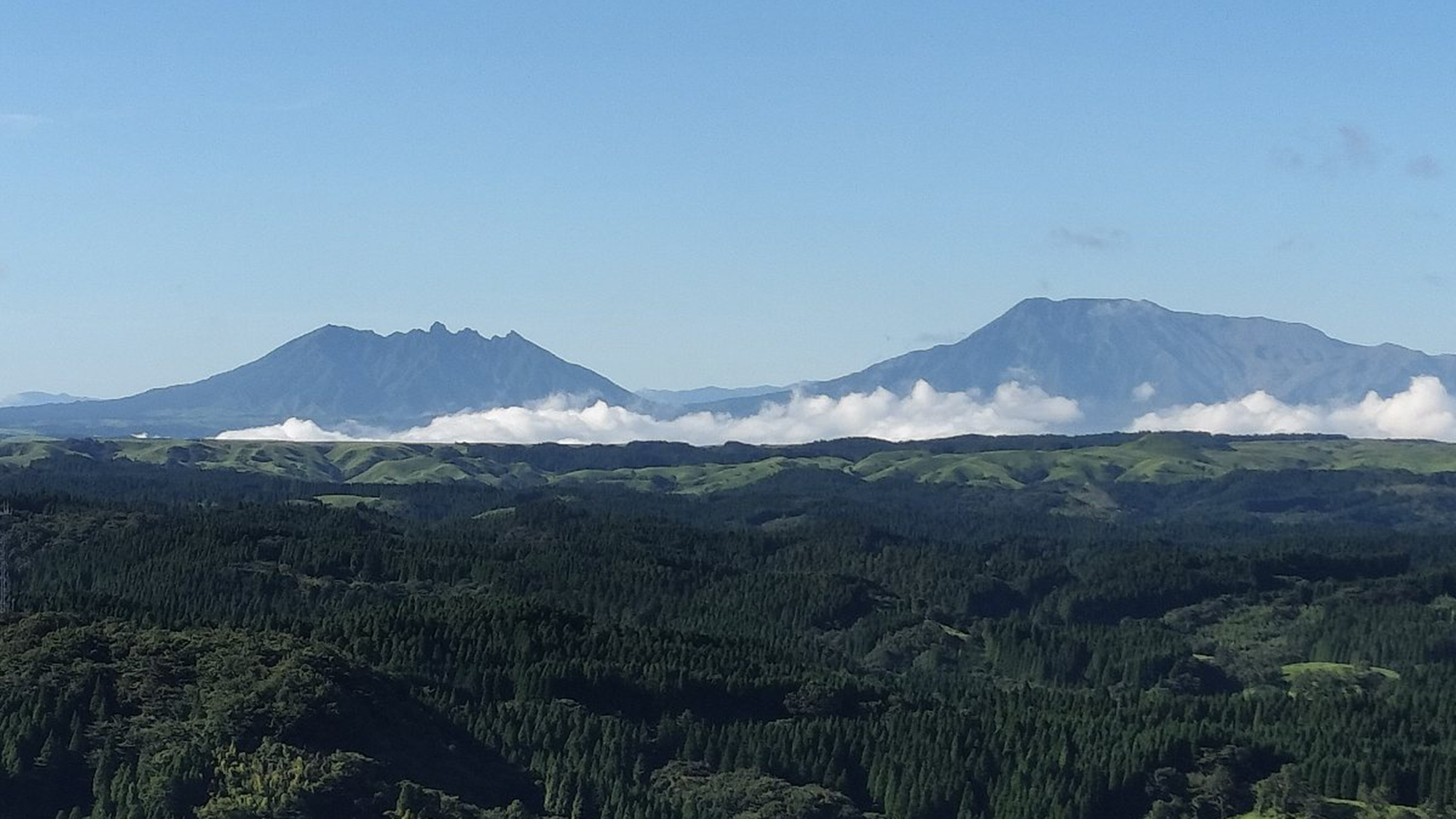 ・【阿蘇山】日本を代表する阿蘇山。世界最大級のカルデラをお楽しみください