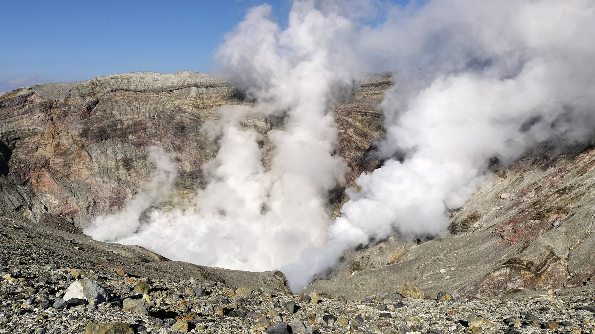 ・【阿蘇山】施設から車で約1時間ほどです。この際に是非訪れてみてください