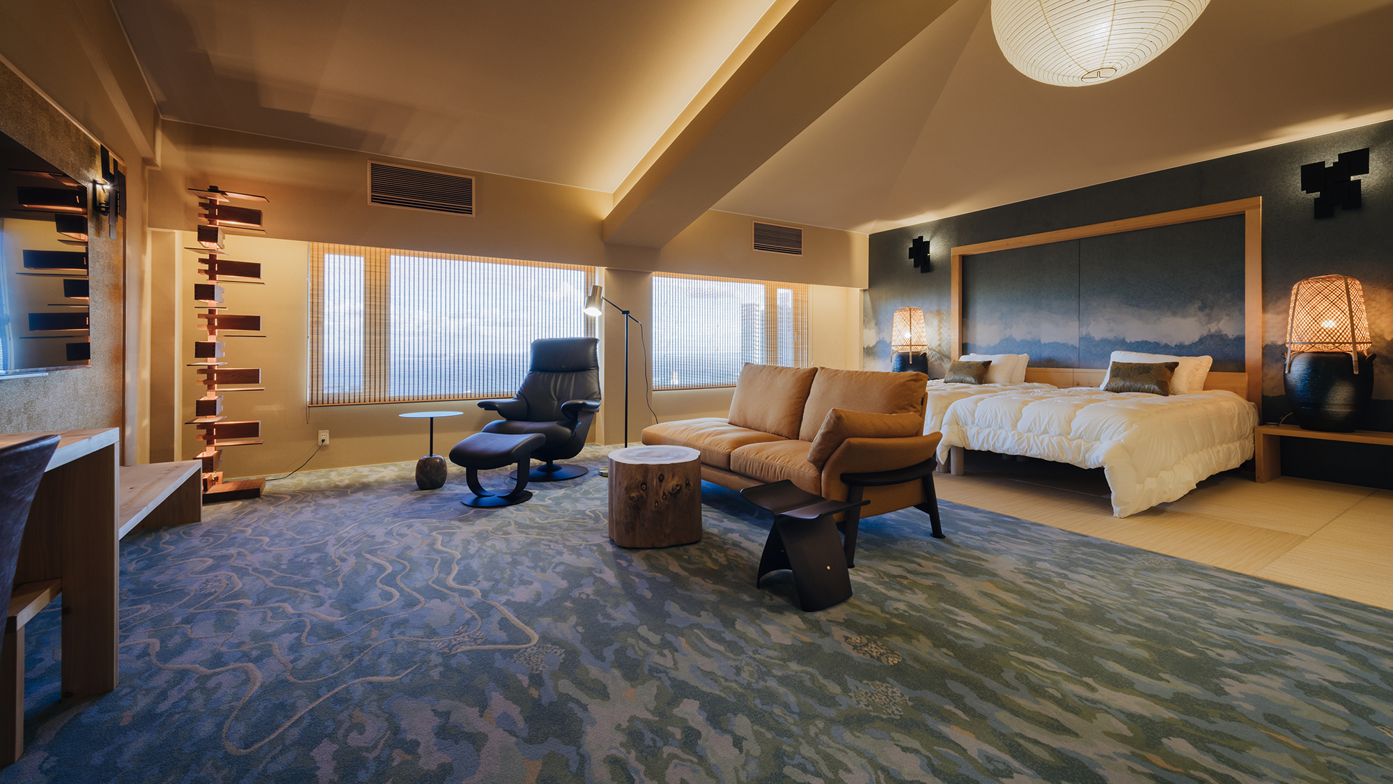 【寝室④-YAMA-】熱海の山々の稜線や植生が織りなす風景を表現しています。