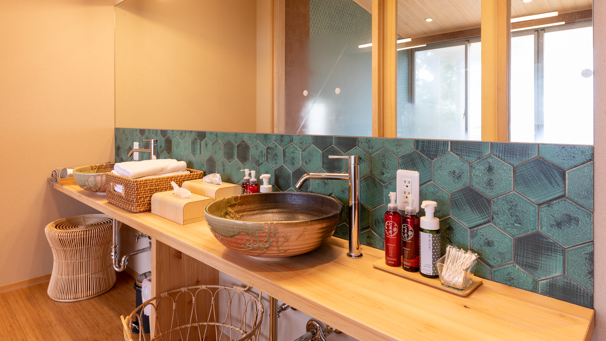 【バスルーム】アメニティのご用意もございます。