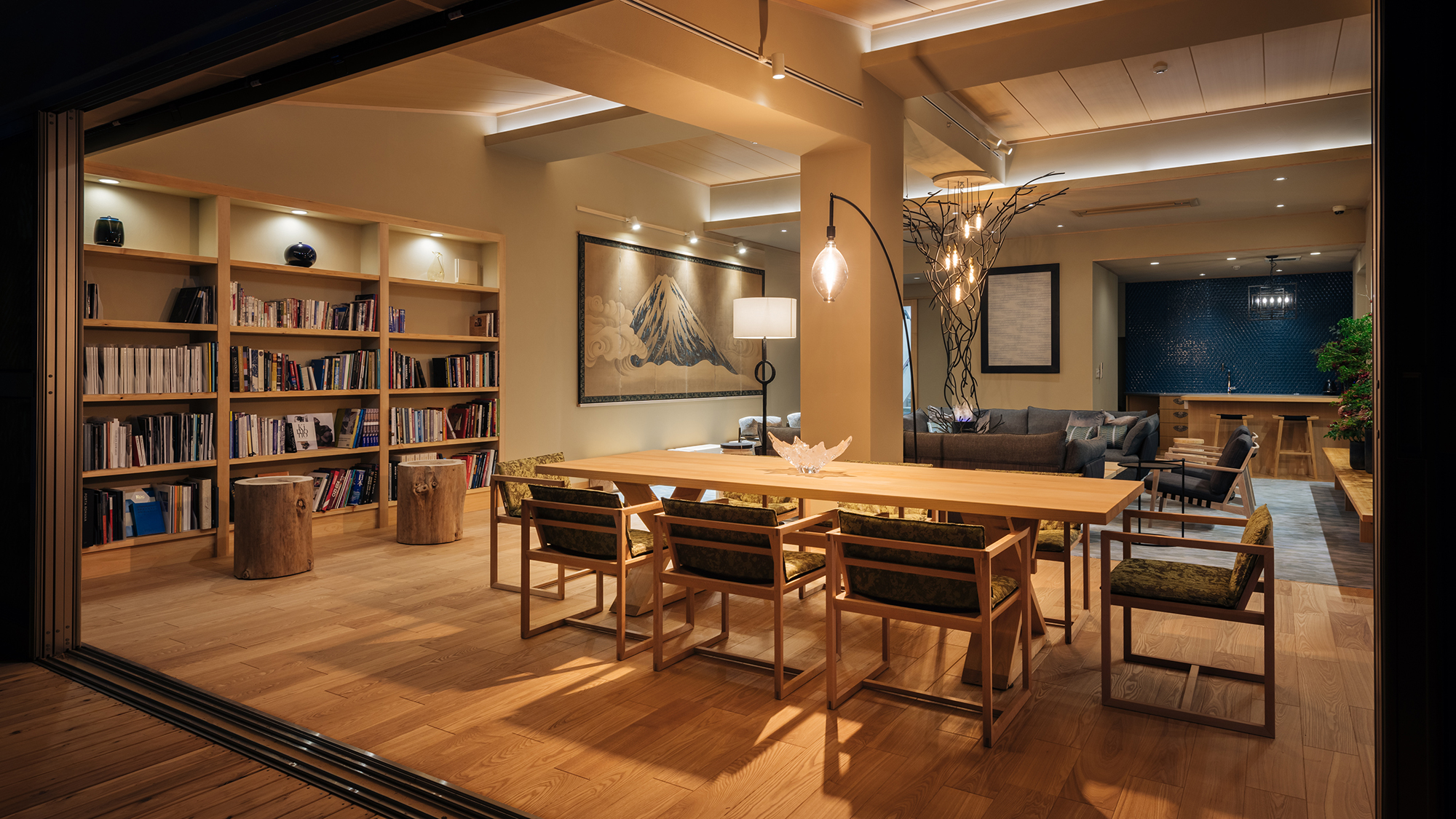 【ダイニング】みんなで食卓を囲む大切な時間をおすごしください。