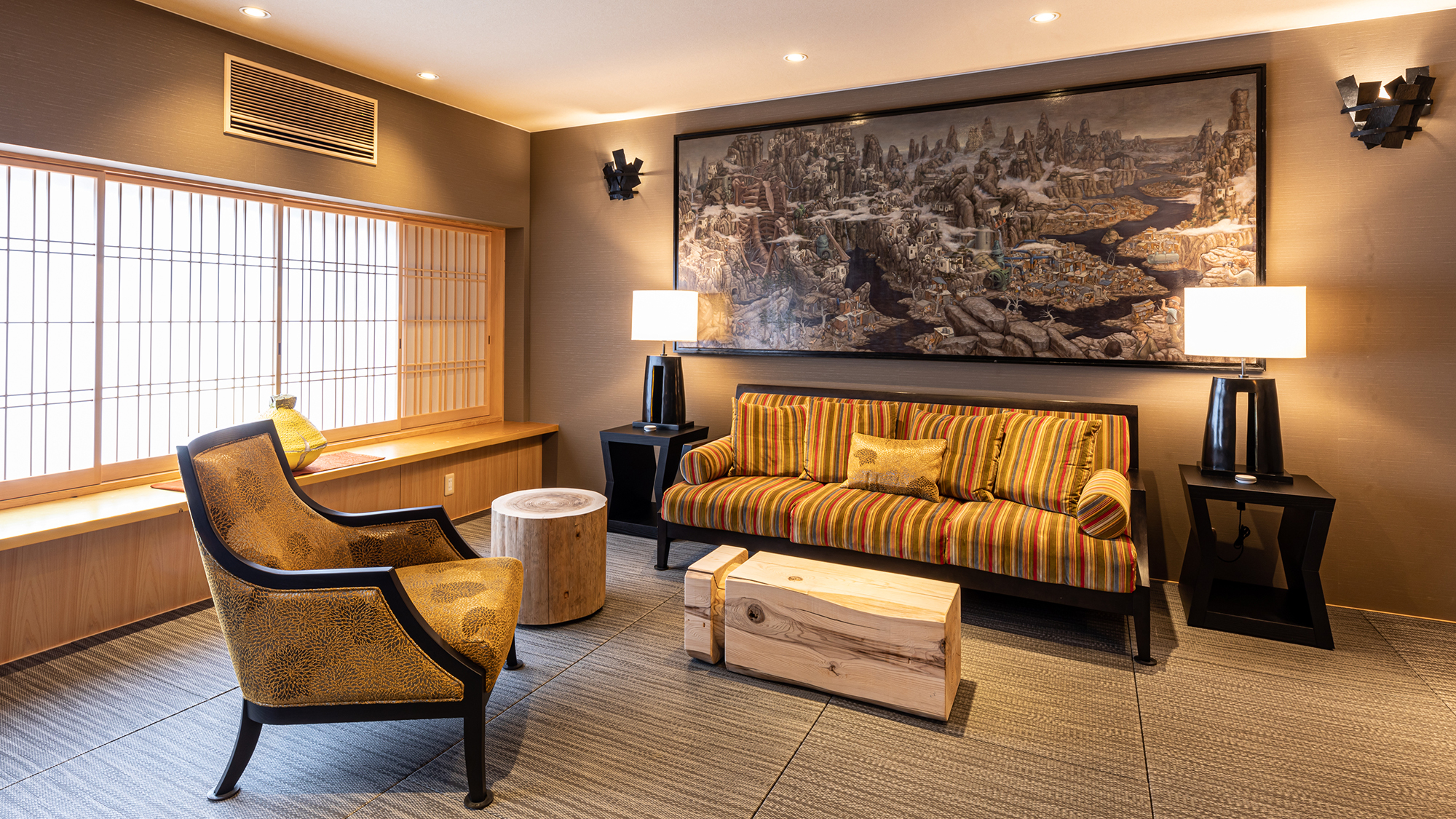 【寝室①-NOU-】薪能の神秘的な満月の夜をテーマにデザインされています。