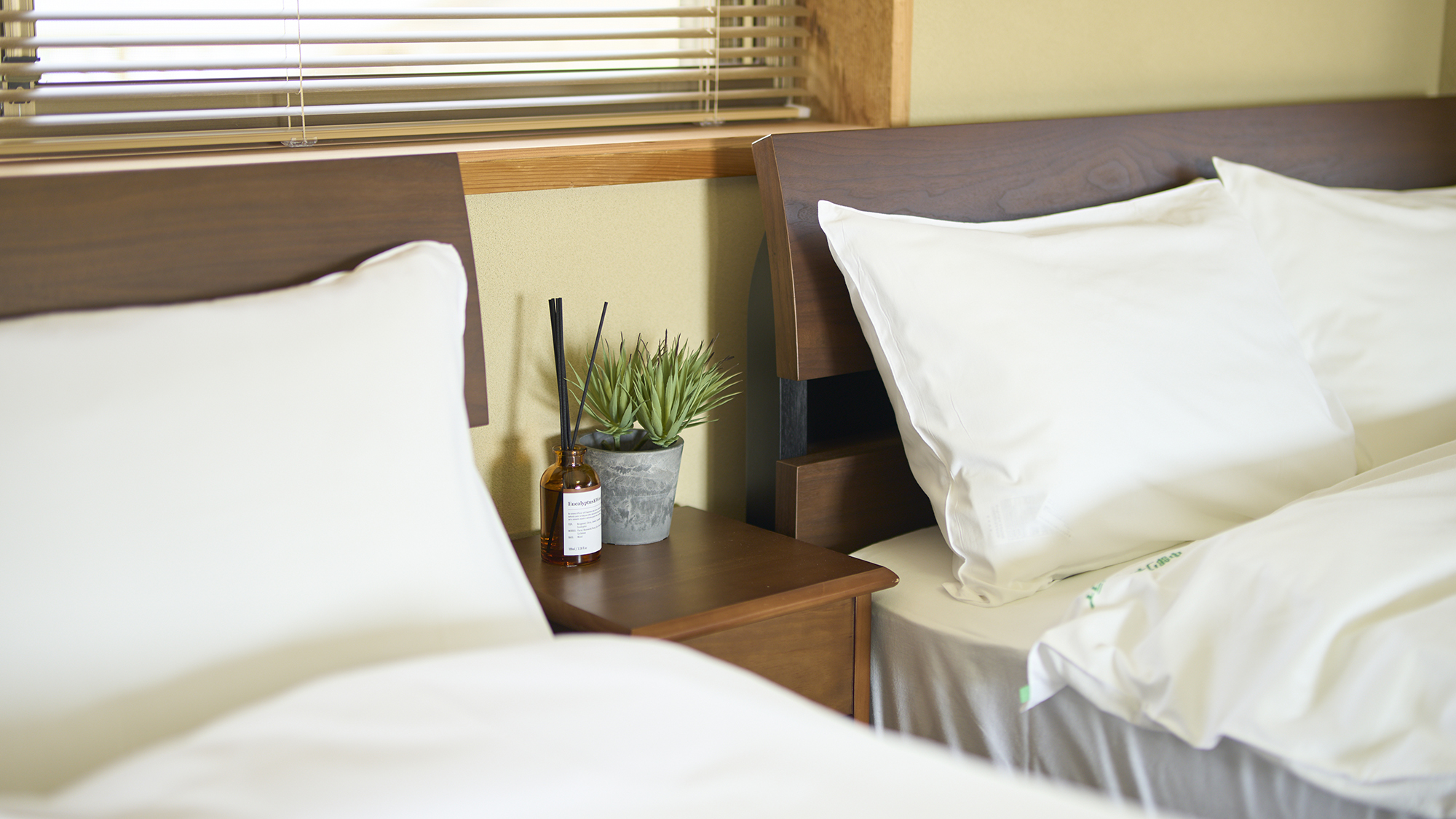 【寝室】セミダブルベッドなのでゆったりお休みいただけます。