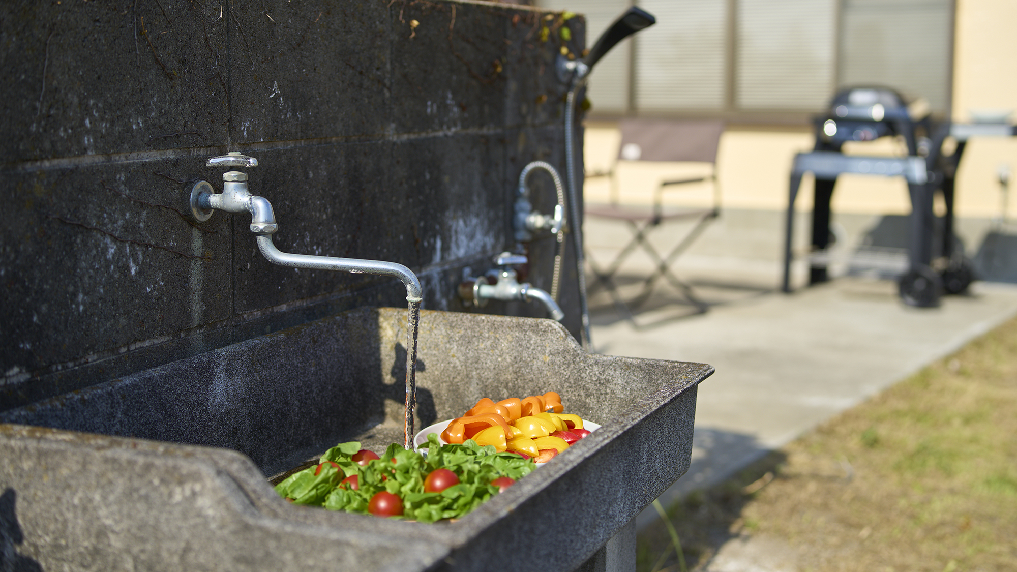 【屋外洗い場】お天気の日はBBQをお楽しみください。