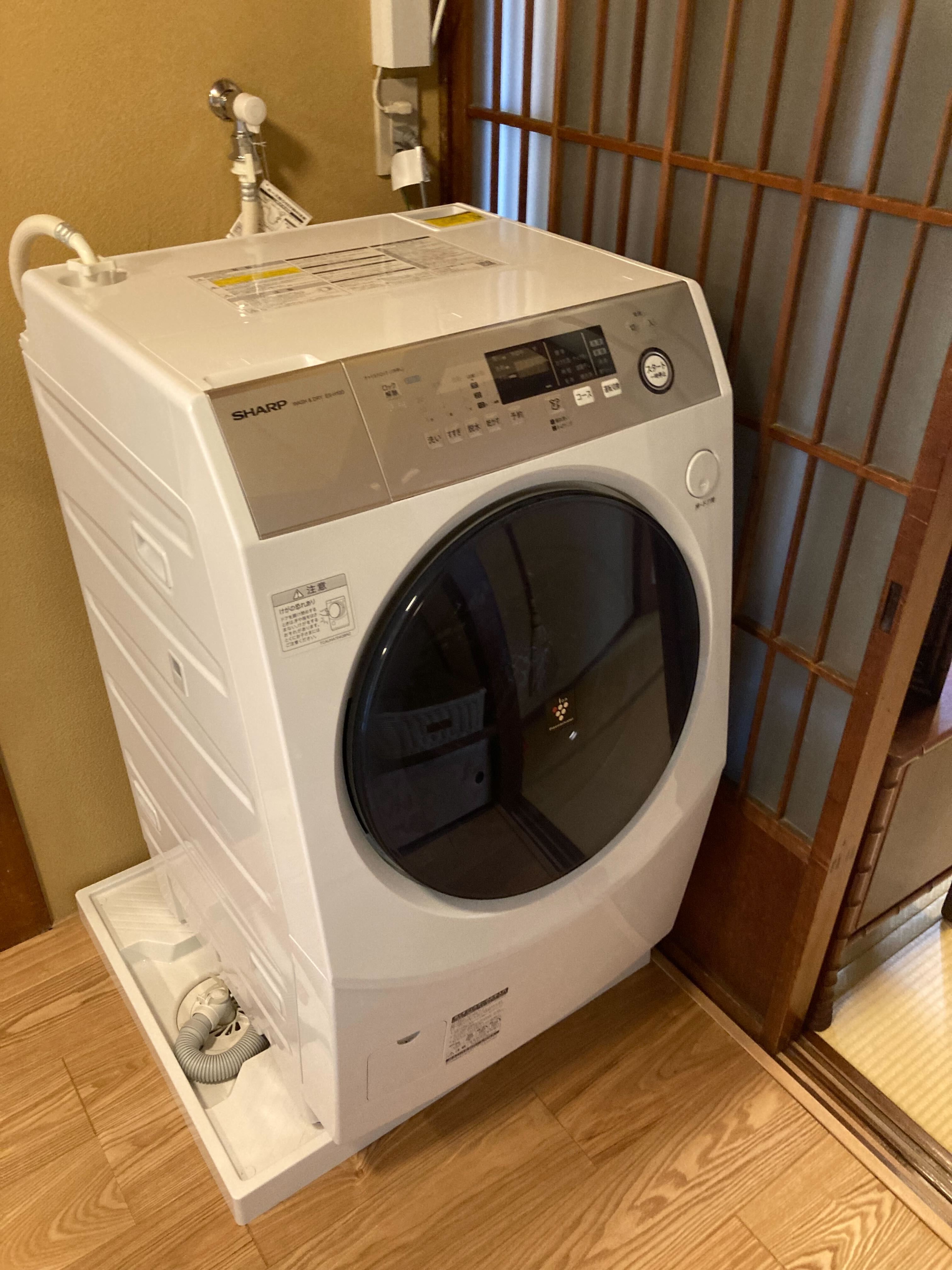 【ランドリーエリア】ドラム式洗濯乾燥機をご用意しています。　※洗剤はご持参ください