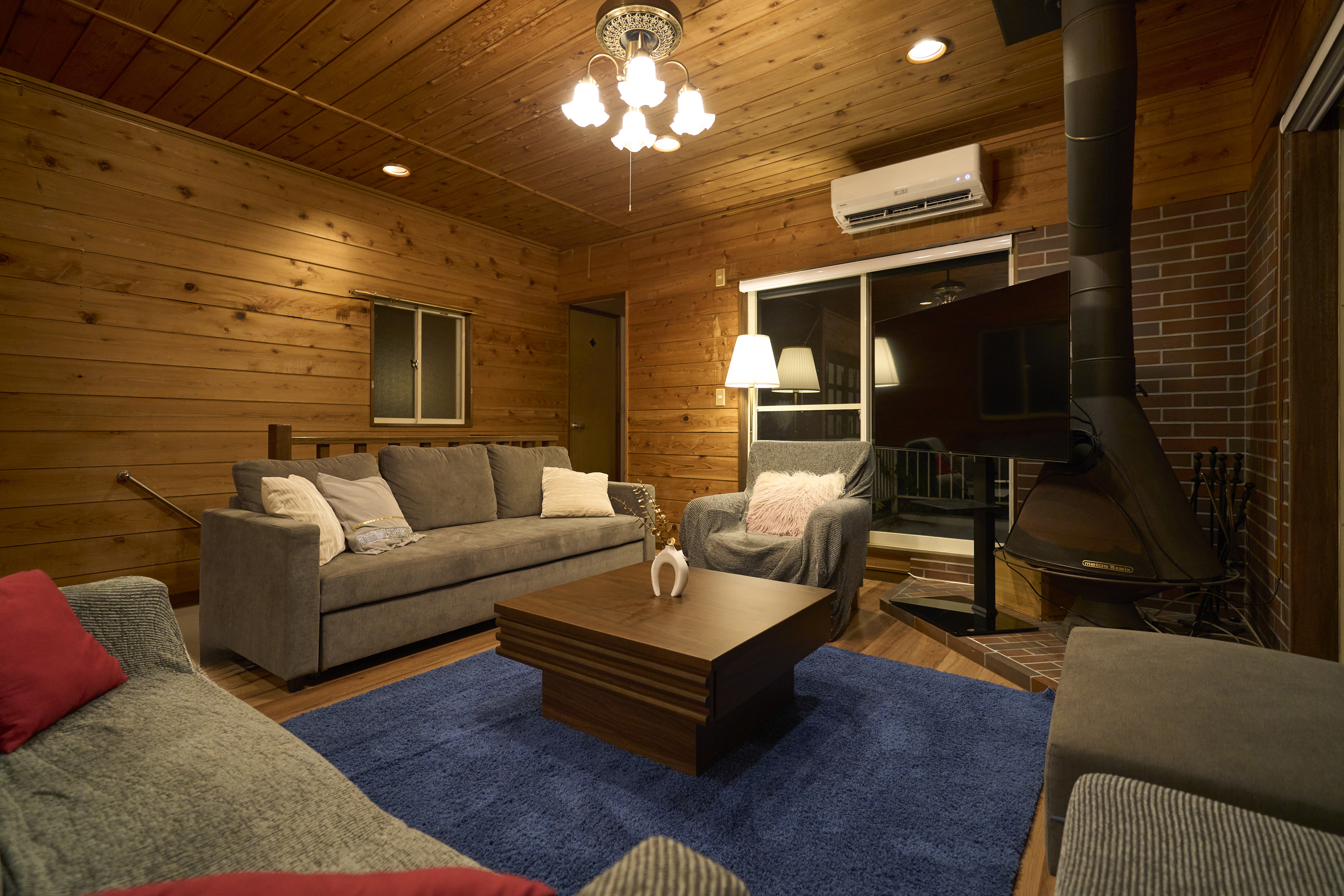 【リビング】薪ストーブの設置がありますが、ご利用いただけません。