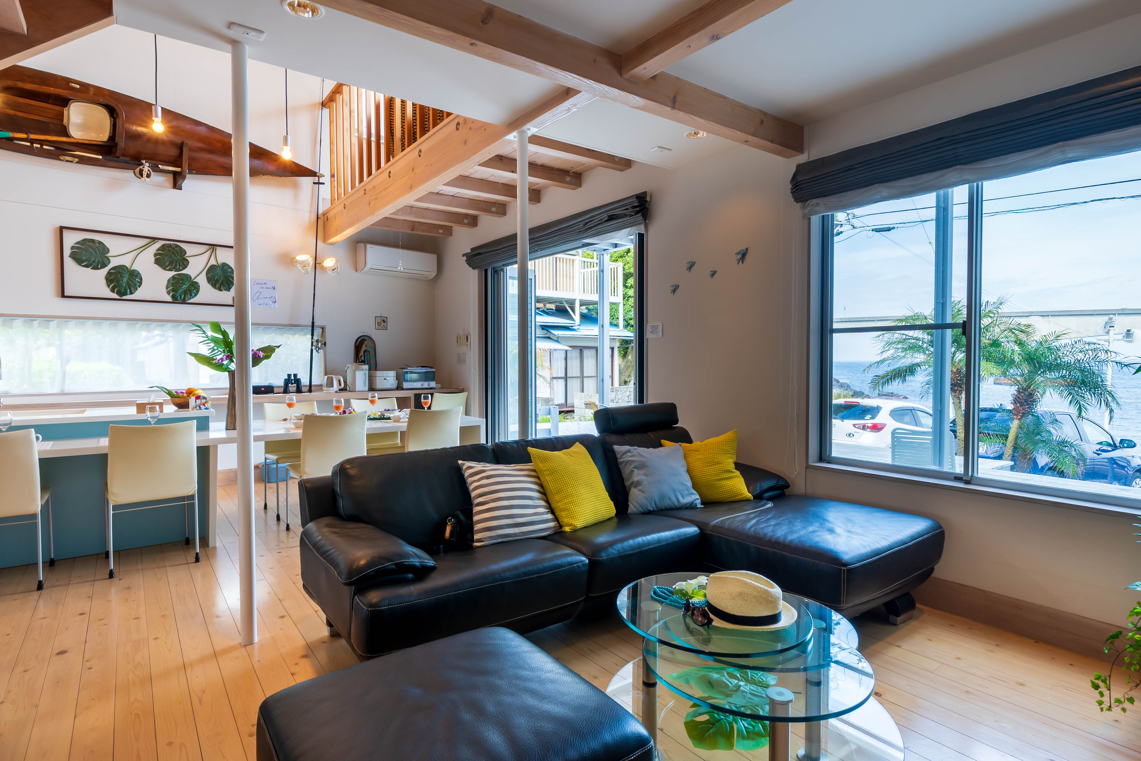 【リビング】目の前はまさにプライベートビーチ