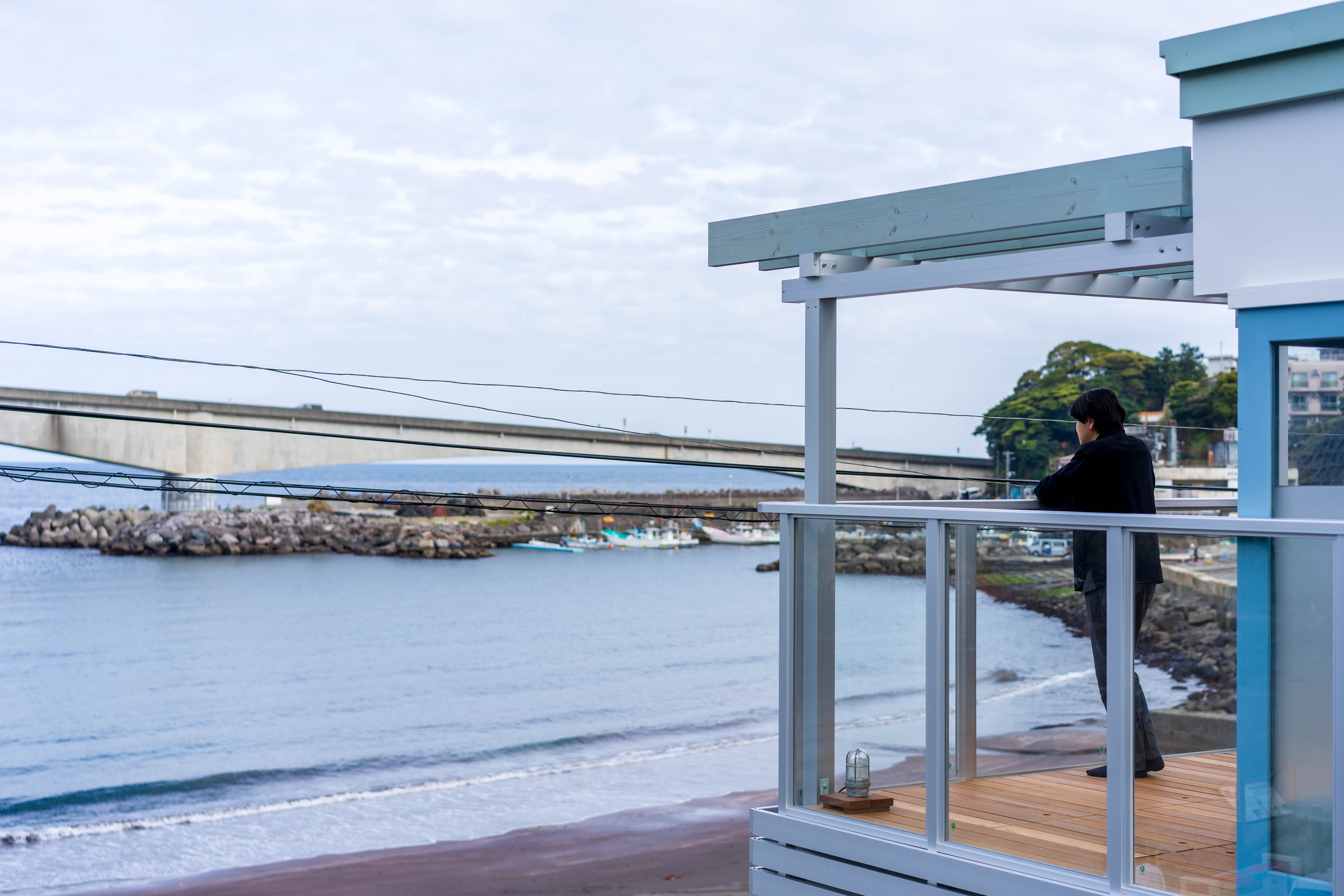 【ベランダ】目の前には海しかございません