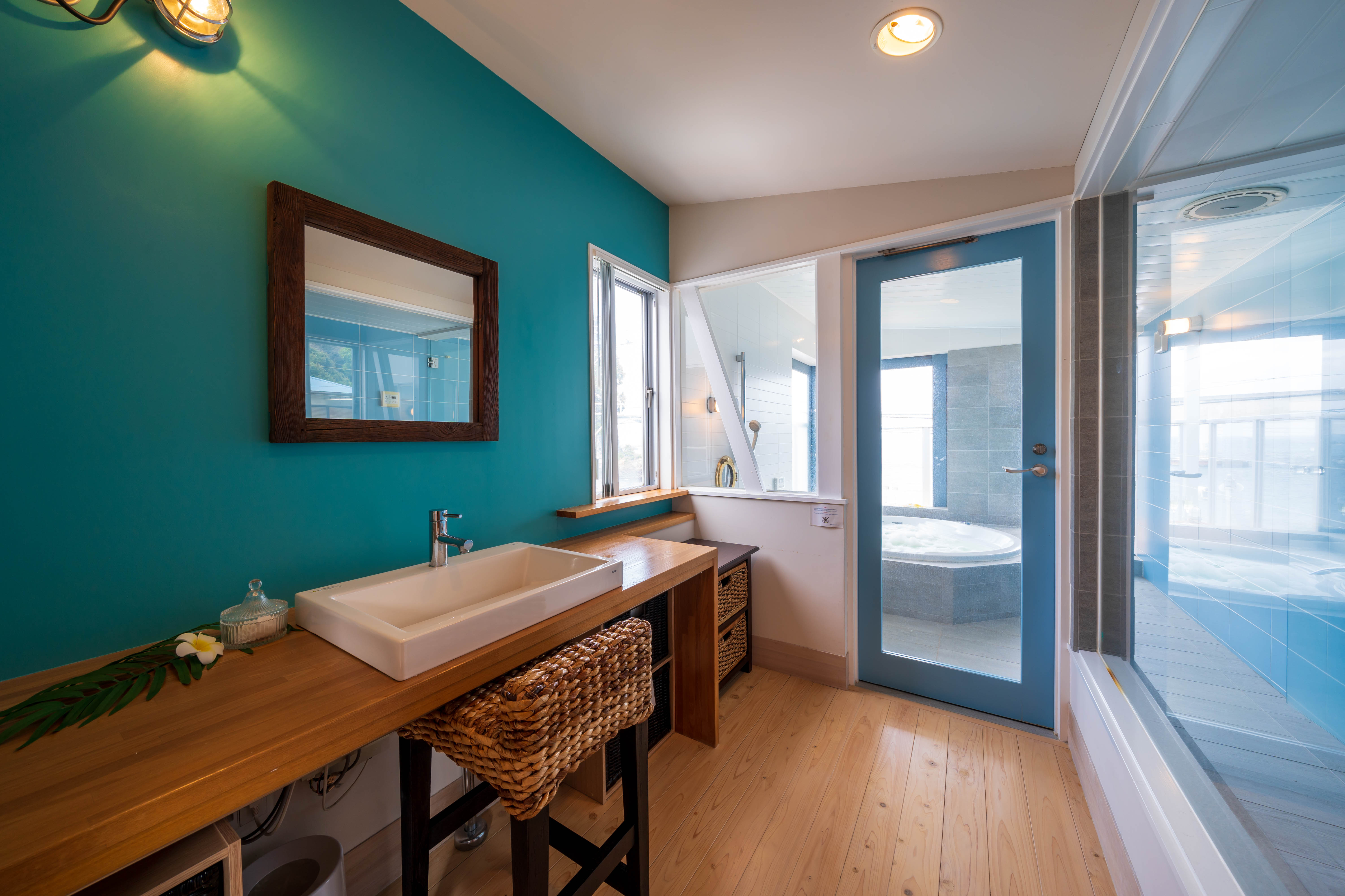 【洗面所】洗面台とドライヤーを完備しています