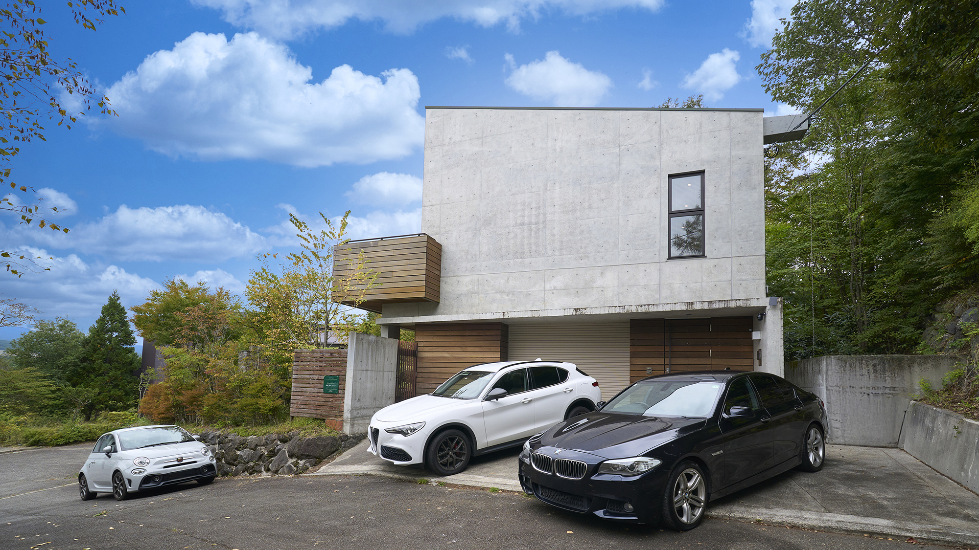【駐車場】2台駐車可能です。