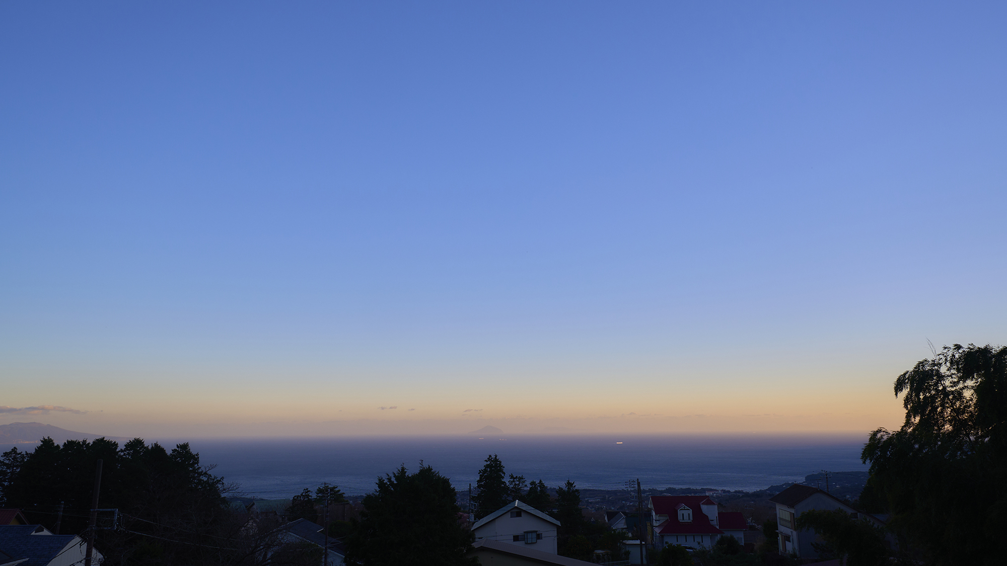 【外観】高台から見渡す景色