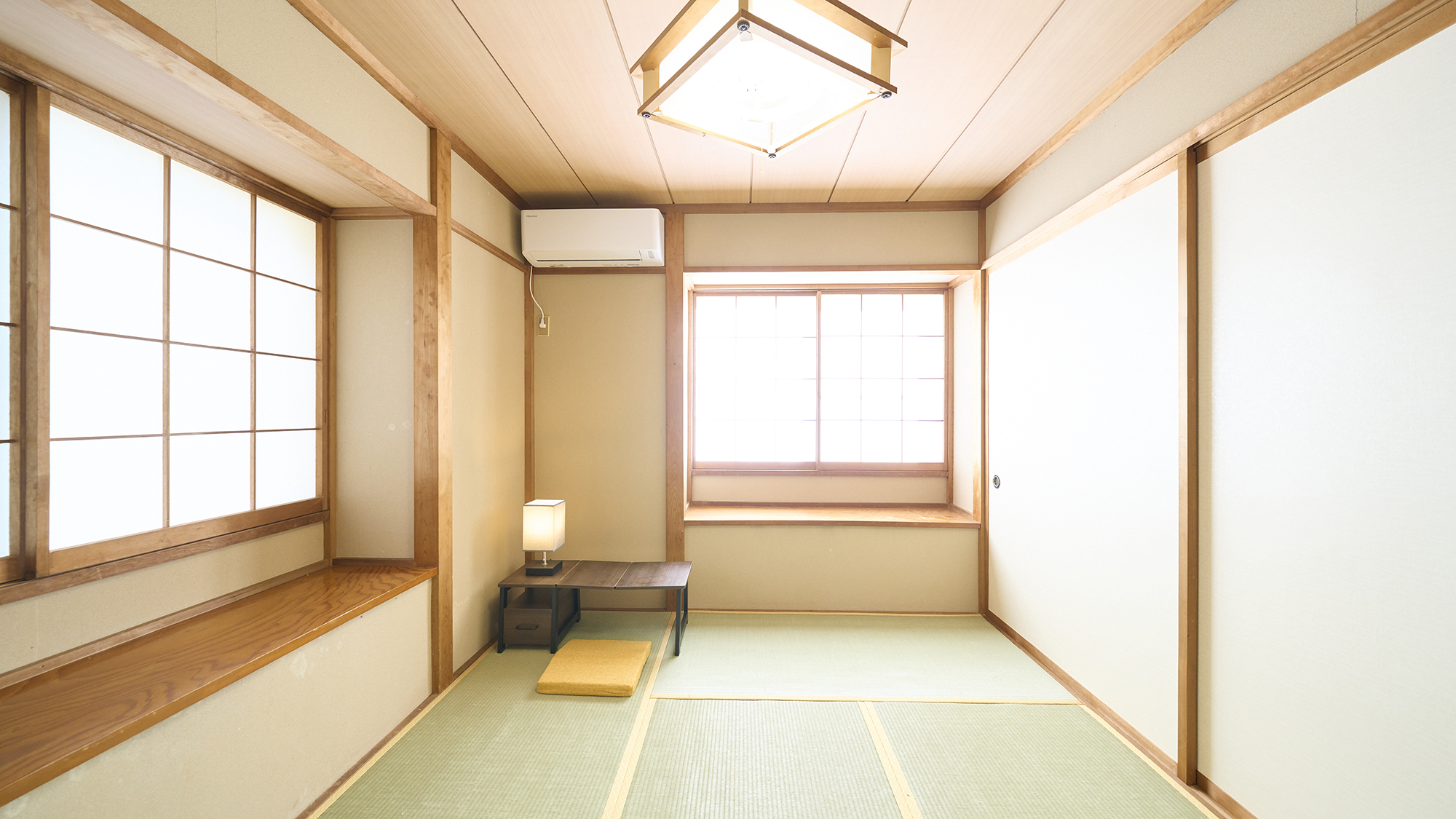 【和室】6名様以上でご利用の際はお布団をご用意いたします。