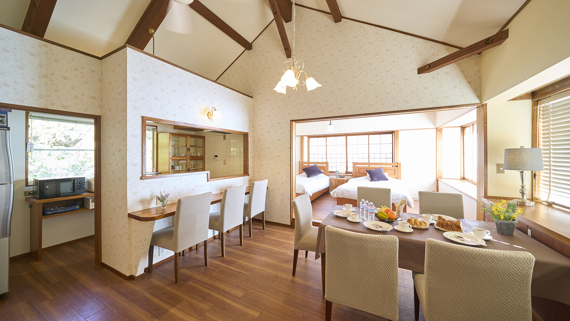 【リビング＆ダイニング】明るく開放的な空間です。