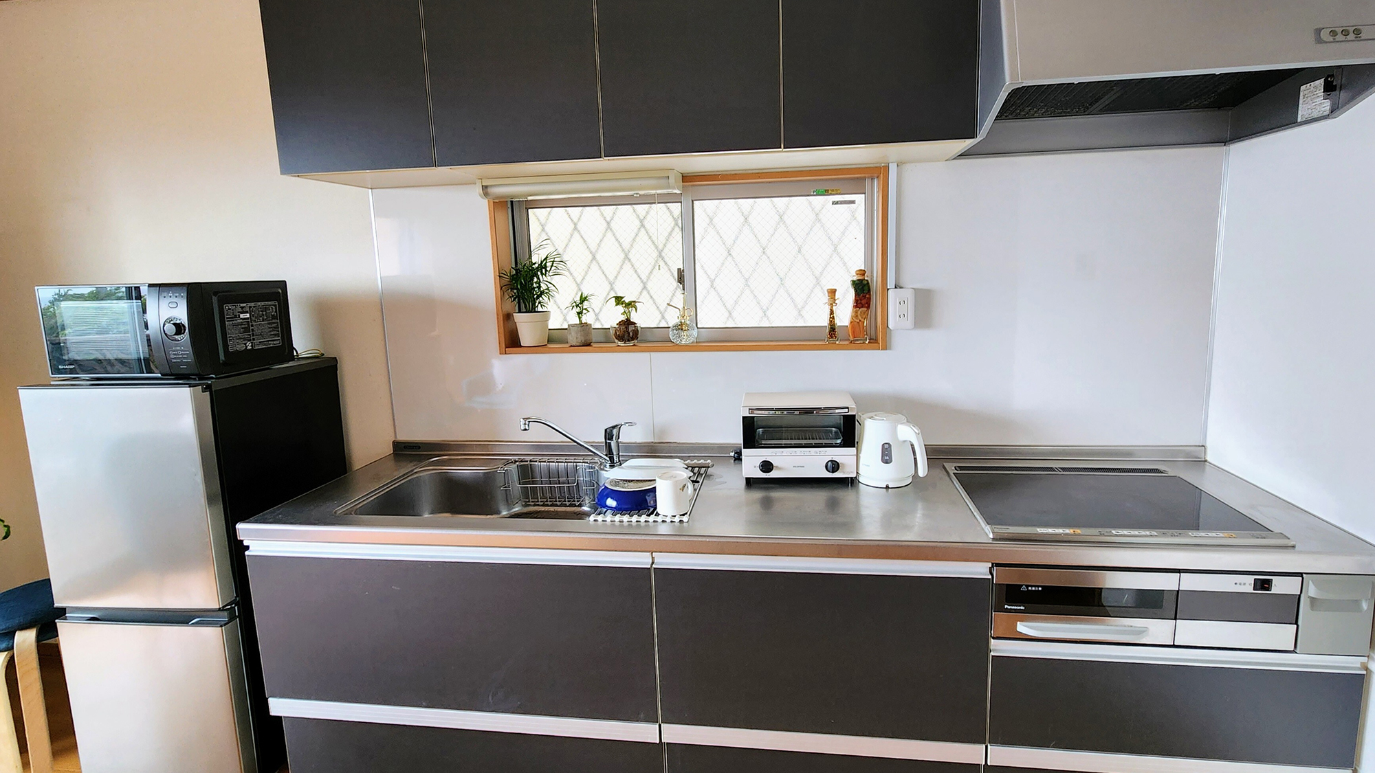 【キッチン】基本的な調理器具・家電は取り揃えております。