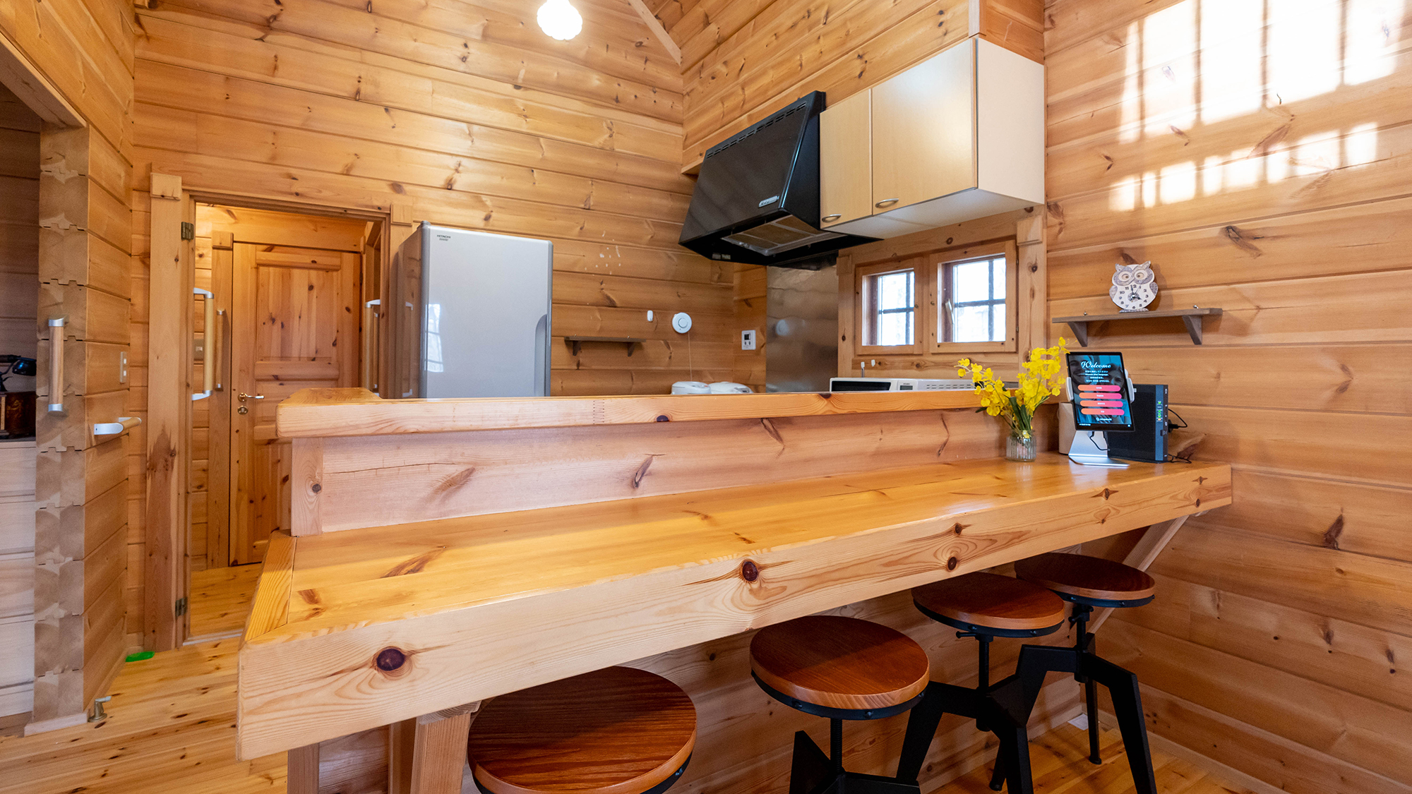 【キッチン】便利なキッチンカウンターがございます。