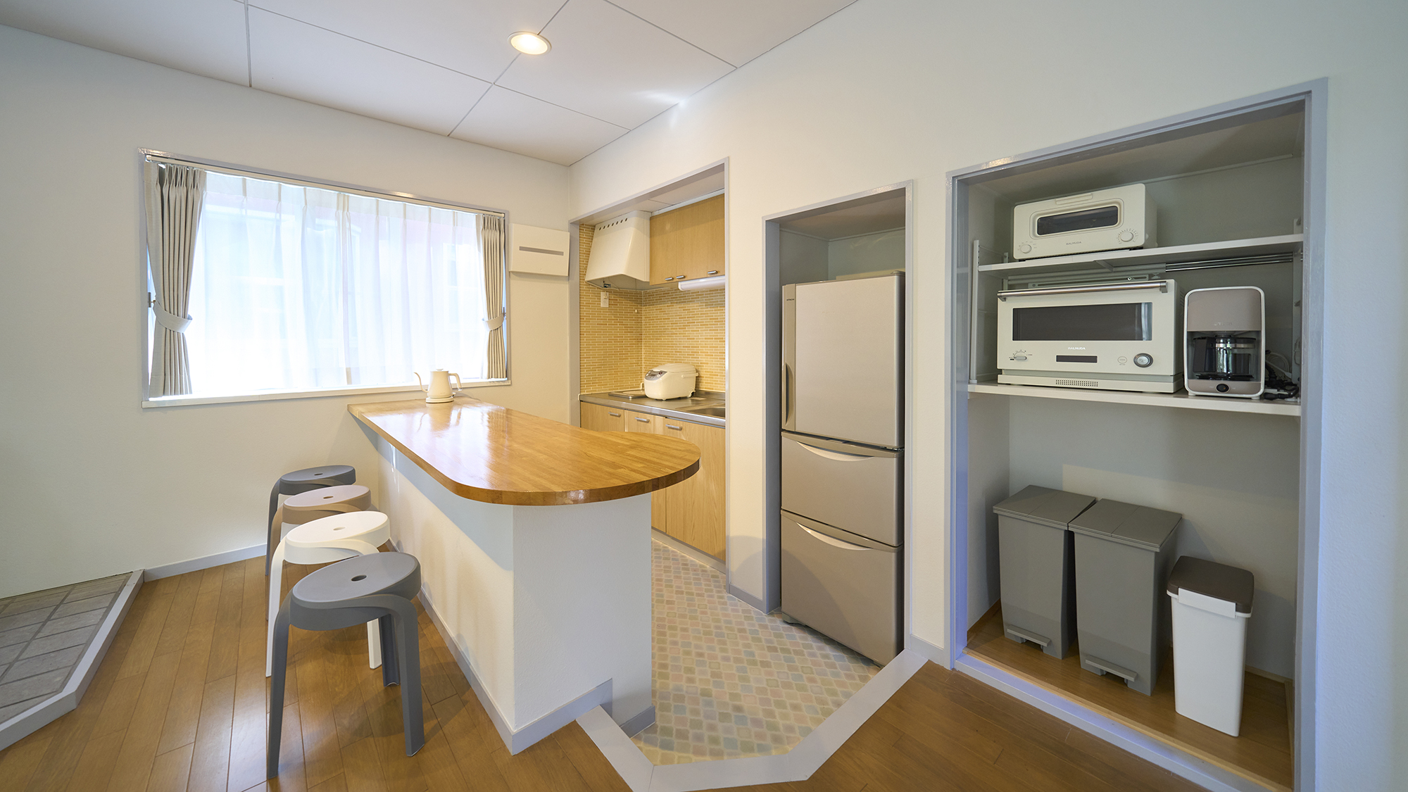 【キッチン】基本的な調理器具・家電は取り揃えております。