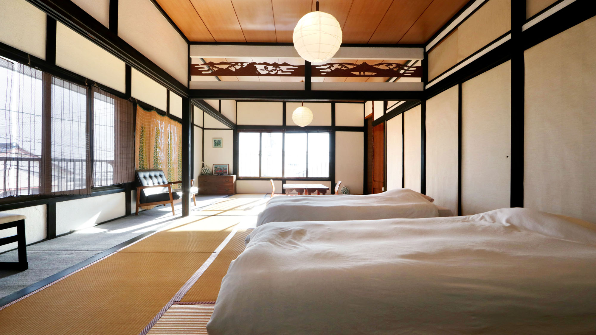 2階10+10畳二間＊