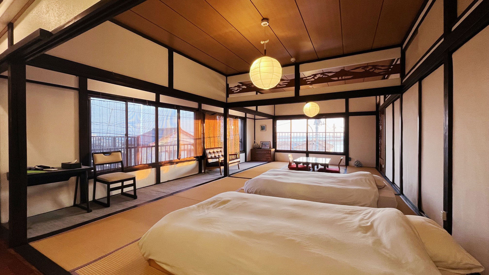 2階10+10畳二間＊