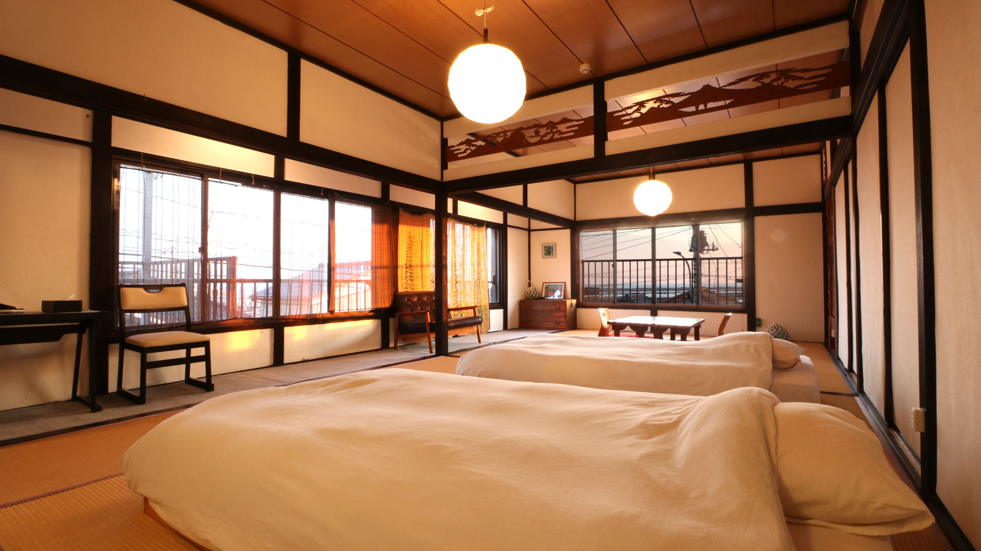 2階10+10畳二間＊