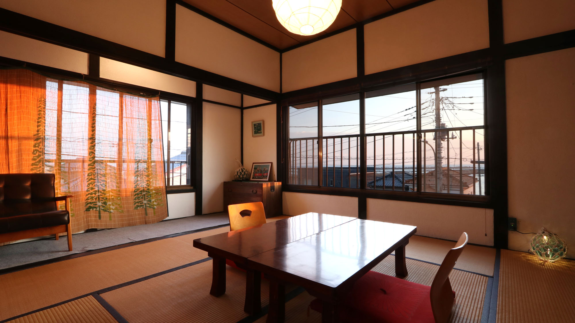 2階10+10畳二間＊