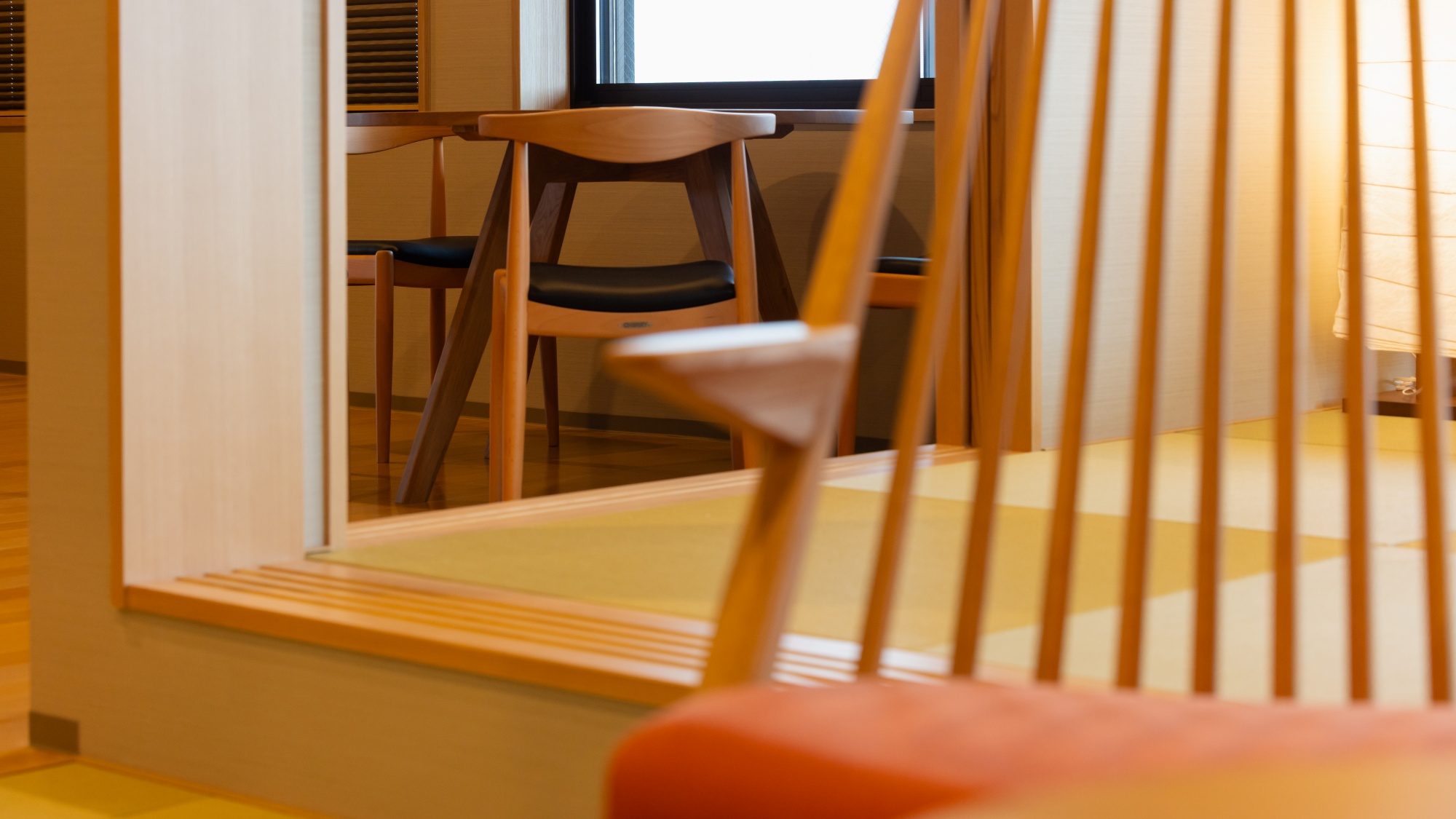 【スイートルーム】和と洋が融合した空間で寛ぎの時間をお過ごしください。