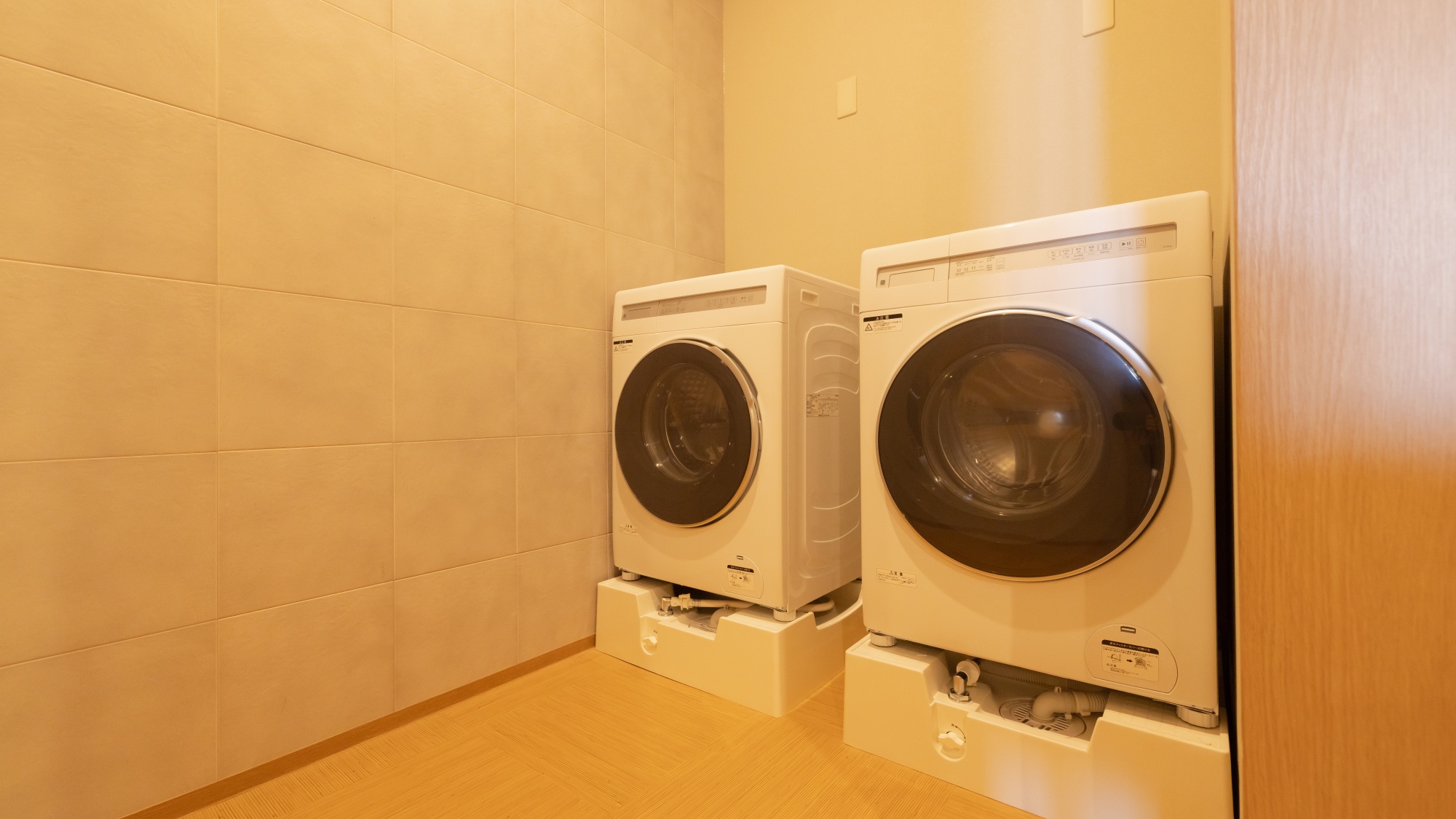 【ランドリー】無料にてご利用いただけます。洗剤は売店にて販売しております。