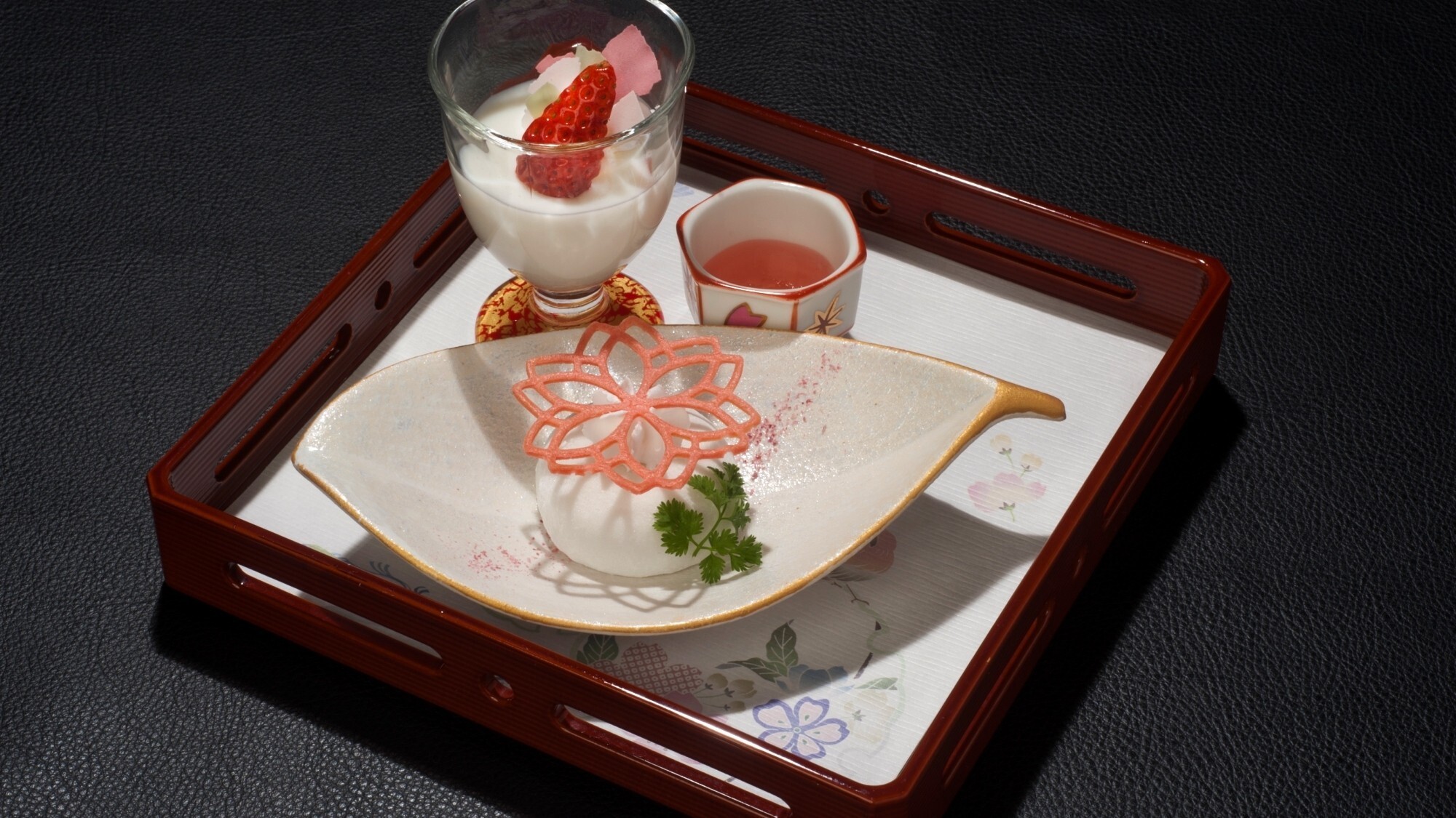 【ご夕食】香る桜と甘みを楽しむ華やかなスイーツ。※イメージ